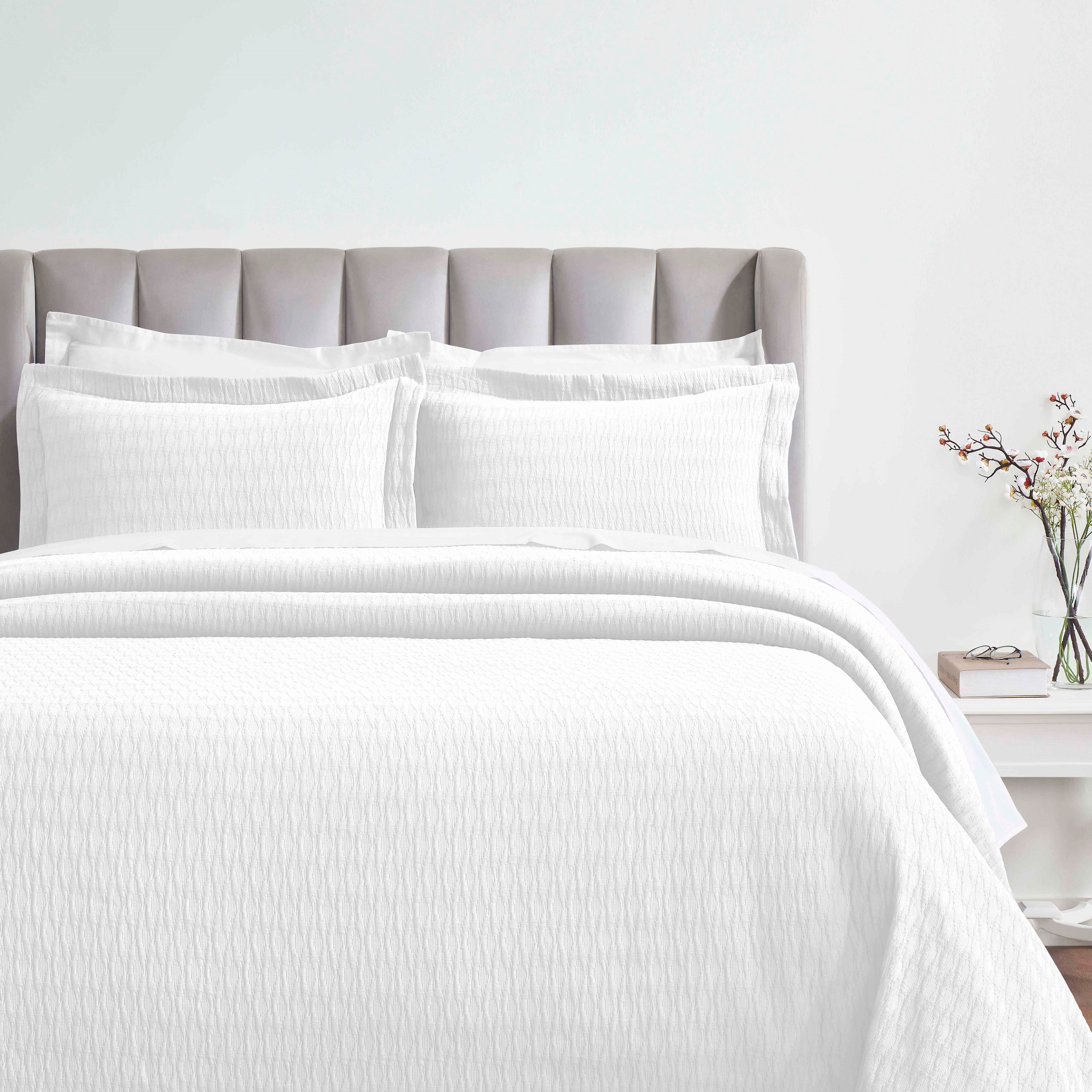 Calvert Cotton Medium Weight Geometric Matelasse Bedspread Set - Queen Size Luxury Bedding for Modern Bedrooms | Perfect for Master Bedroom, Guest Room & Dorm Decor