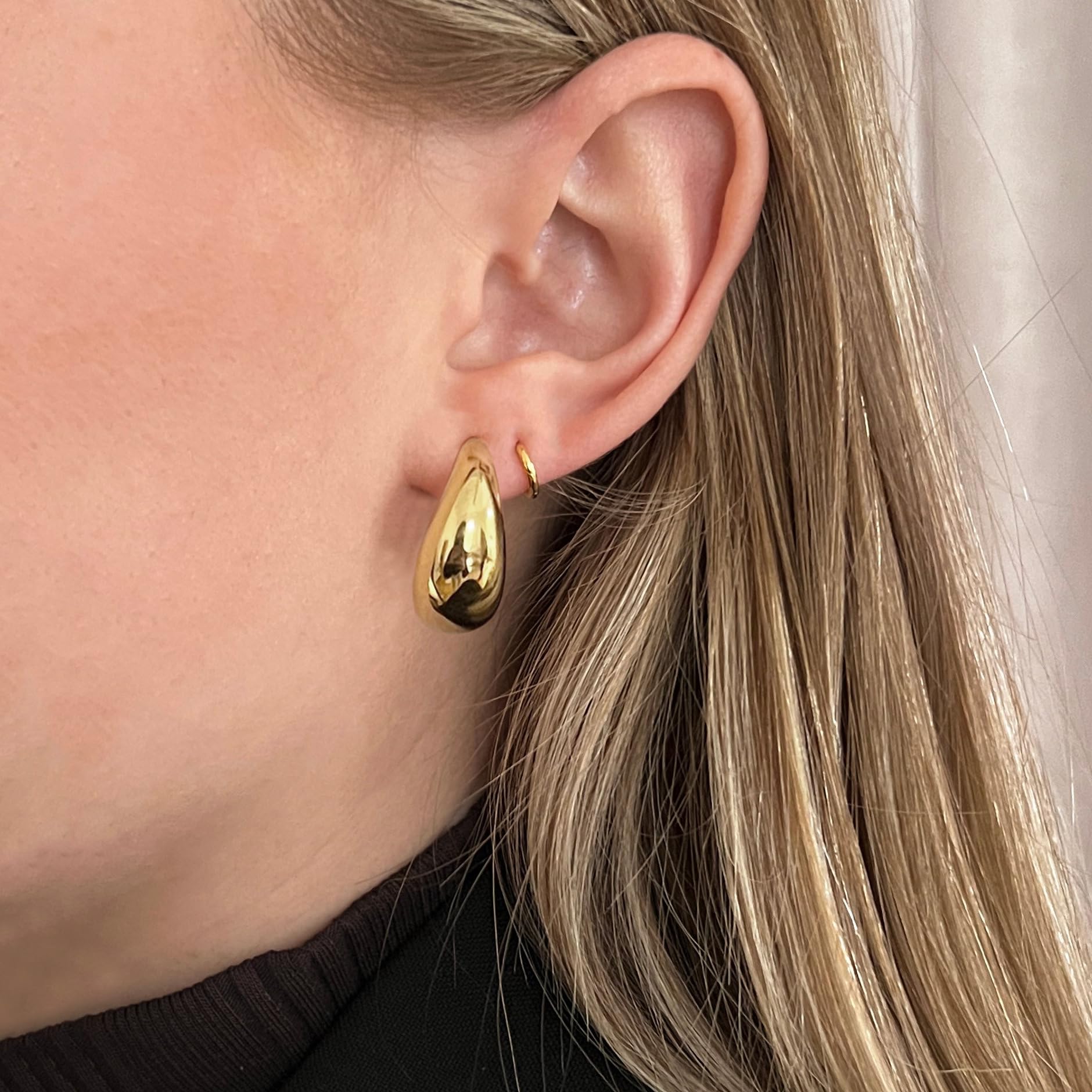 8YEARS Chunky Gold Hoop Earrings for Women - 18K Gold Plated Lightweight Hollow Drop Hoops, Hypoallergenic Trendy Jewelry | Perfect for Everyday Wear, Parties & Gift Giving