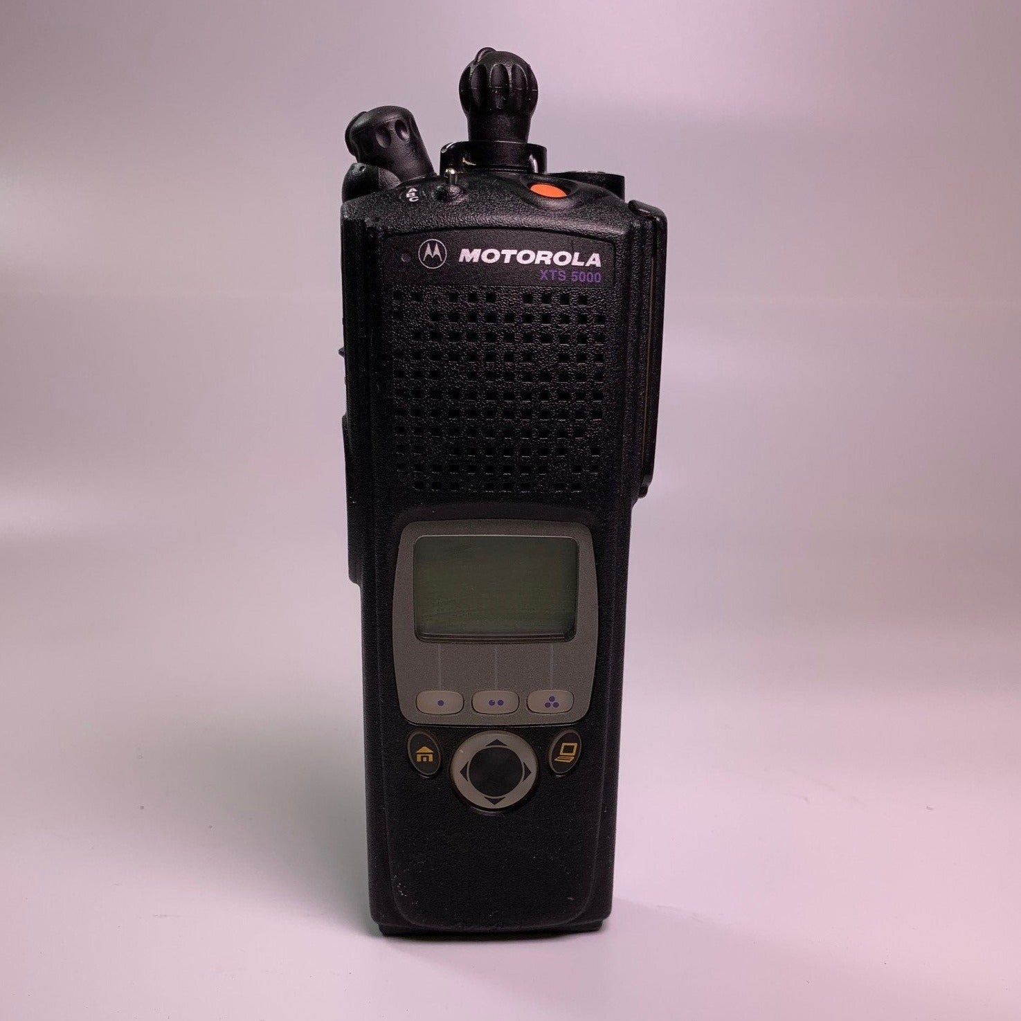 Motorola XTS5000 UHF R1 P25 Digital Portable Two-Way Radio with AES Encryption - Ideal for Public Safety, Security & Emergency Communications