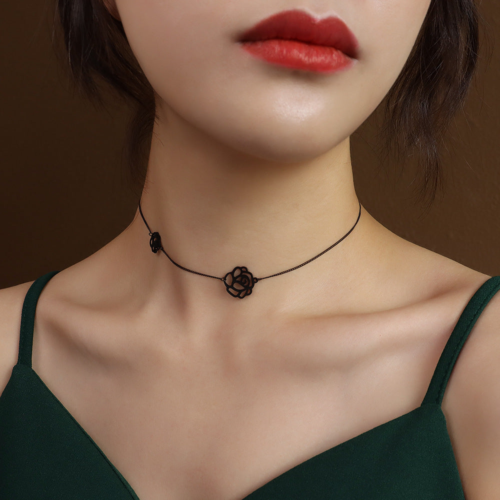 Gothic Black Camellia Rose Choker Necklace for Women - Elegant Victorian Style Gothic Jewelry for Halloween, Cosplay, and Evening Parties | P541