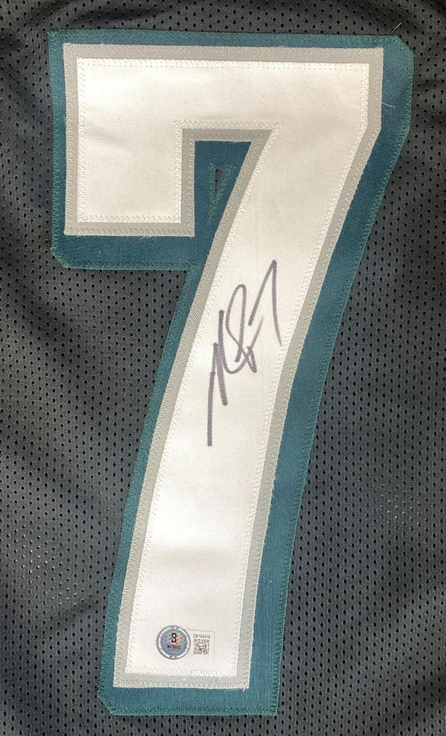 Authentic Michael Vick Philadelphia Eagles Signed Black Football Jersey with COA - Perfect for NFL Memorabilia Collectors, Sports Fans & Home Decor