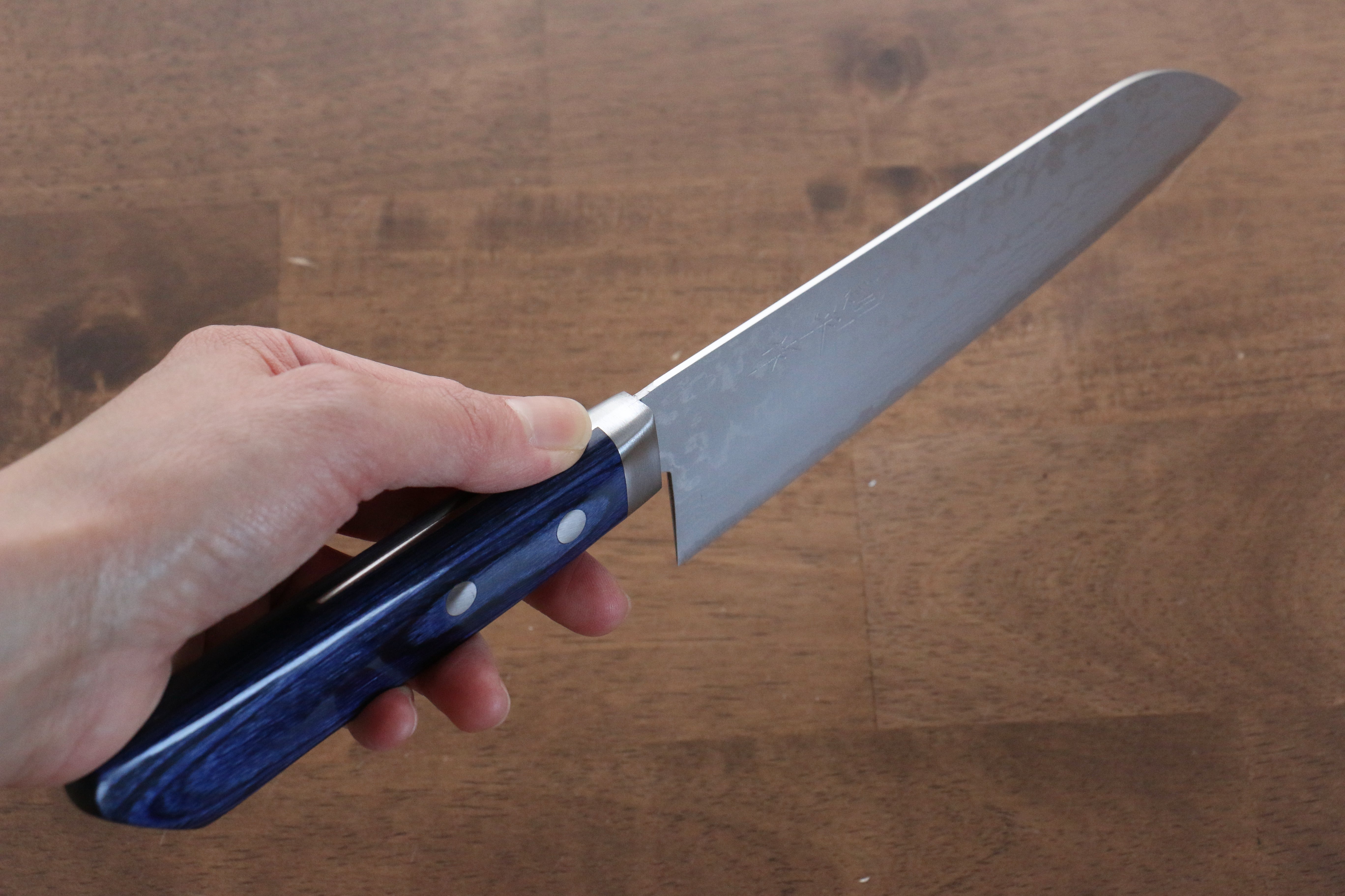 Premium Kunihira Sairyu VG10 Damascus Santoku Knife 7 Inch - Japanese Chef Knife with Blue Pakkawood Handle - Perfect for Slicing, Dicing & Mincing Vegetables, Meat & Fish