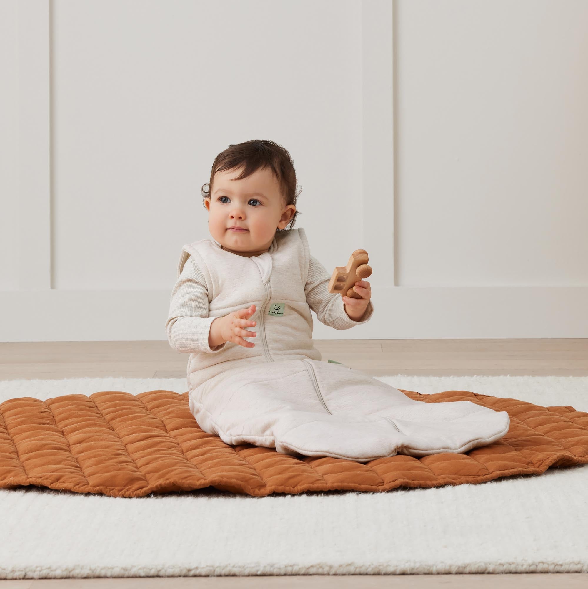 ErgoPouch TOG 2.5 Baby Sleeping Bag - Organic Cotton Oatmeal Marle for Safe & Comfortable Infant Sleep - Perfect for Nursery, Daycare & Travel