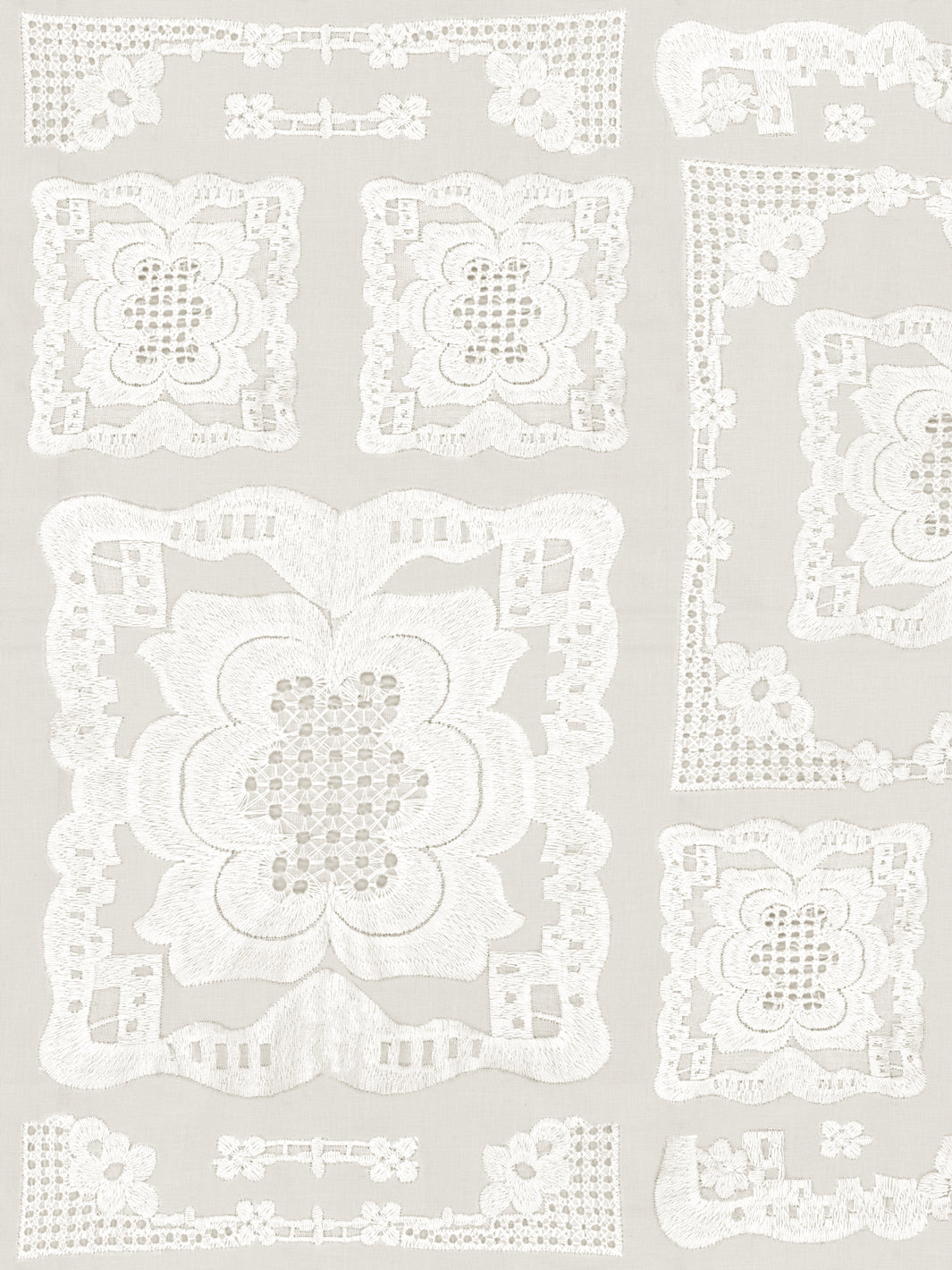 Sarah Jessica Parker 'Ingela' Parchment Wallpaper - Elegant Peel & Stick Wallpaper for Living Room, Bedroom & Home Decor