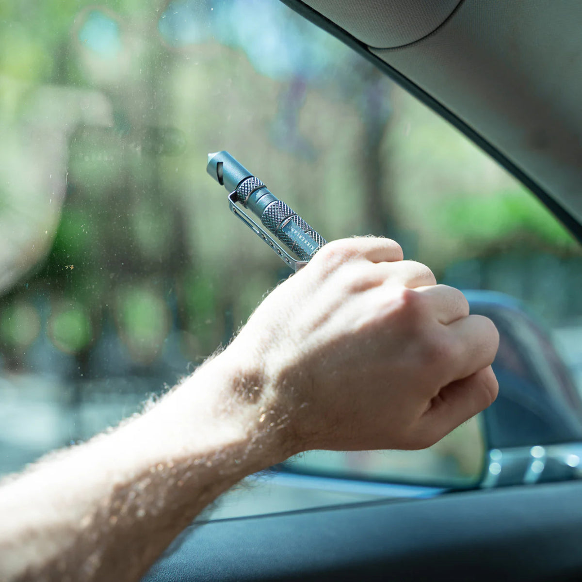 Kikkerland 3-in-1 Auto Emergency Pen - Glass Breaker, Seatbelt Cutter & Writing Tool for Car Safety & Survival Kits - Perfect for Emergency Roadside Kits, Camping Gear & Vehicle Safety Preparedness