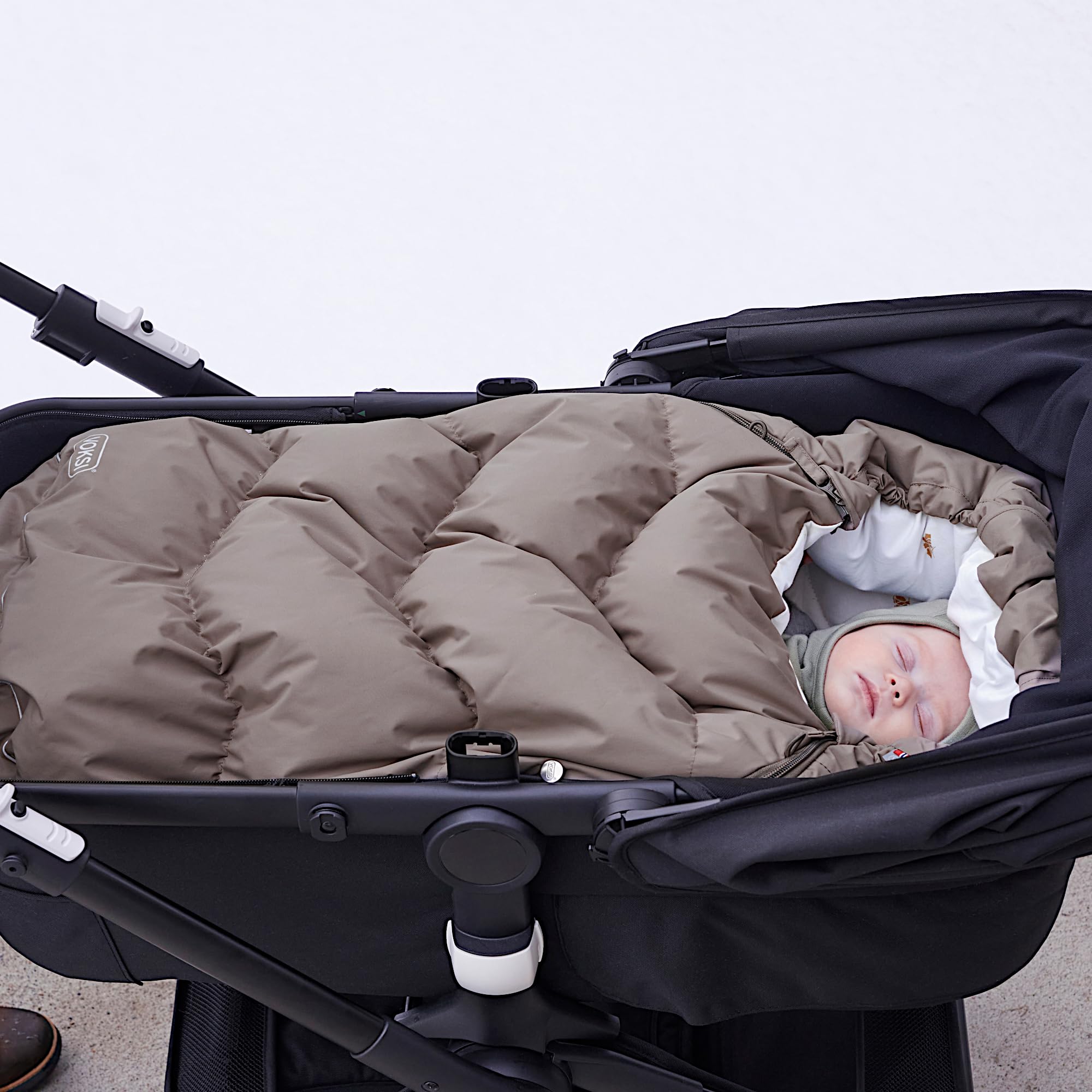 Premium Stroller Footmuff - Natural Wool & Down Insulation - Ultra Warm & Extendable Baby Carrier Cover for Winter - Norway-Made Urban 2025 Design - Perfect for Cold Weather Walks, Shopping Trips & Outdoor Adventures with Your Little One