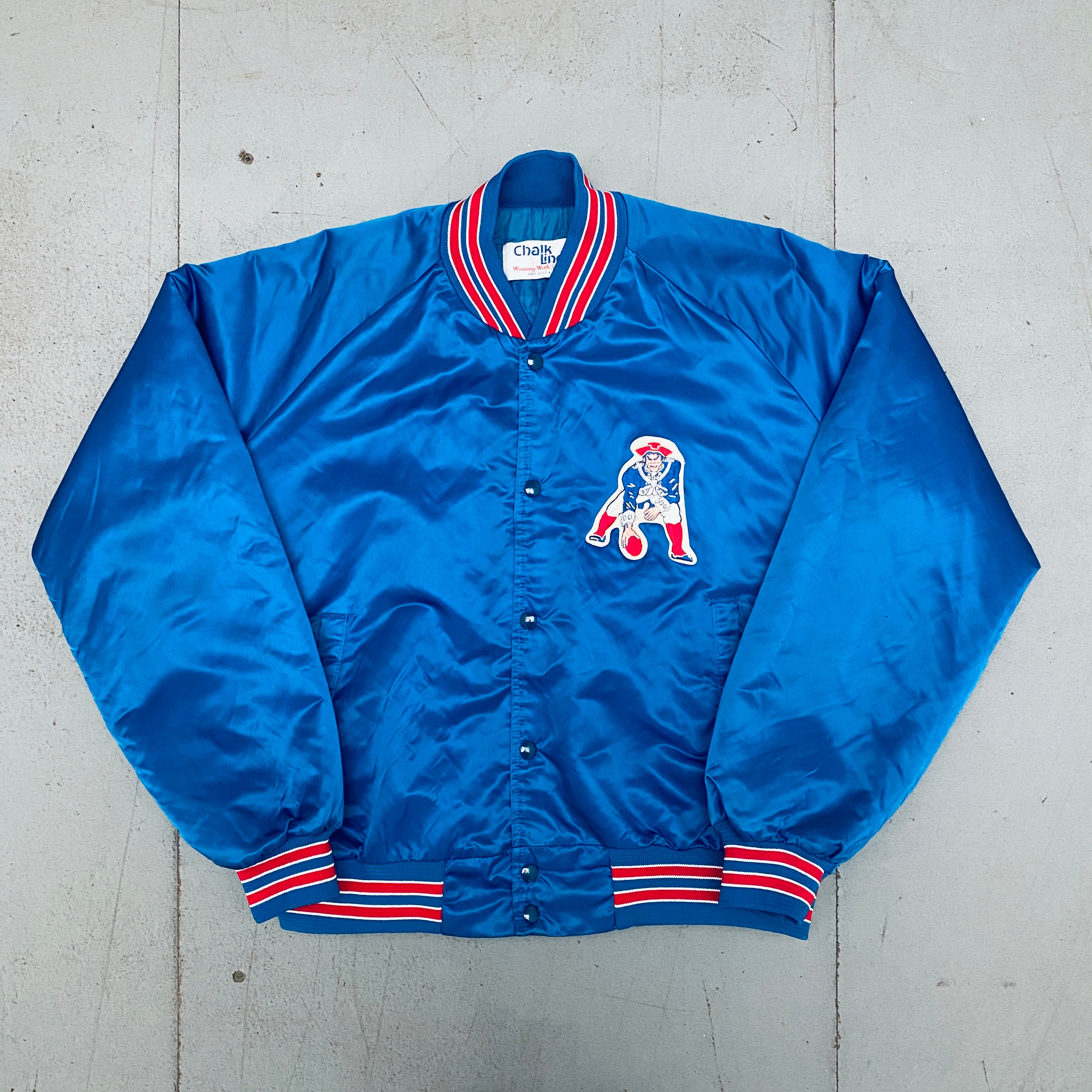 New England Patriots 1980s Vintage Satin Bomber Jacket with Pat Patriot Logo - XL Size for Men, Perfect for Game Day, Tailgating & Football Fan Fashion