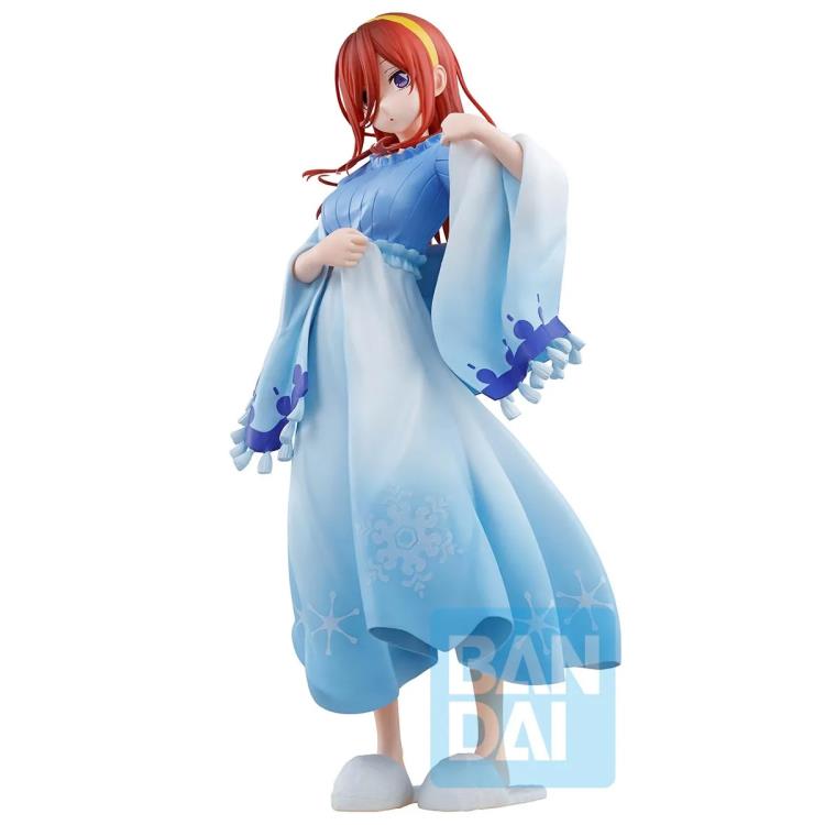 Bandai Ichibansho The Quintessential Quintuplets Miku Nakano Loungewear Ver. Anime Figure - Perfect for Anime Collections, Room Decor, and Otaku Gifts