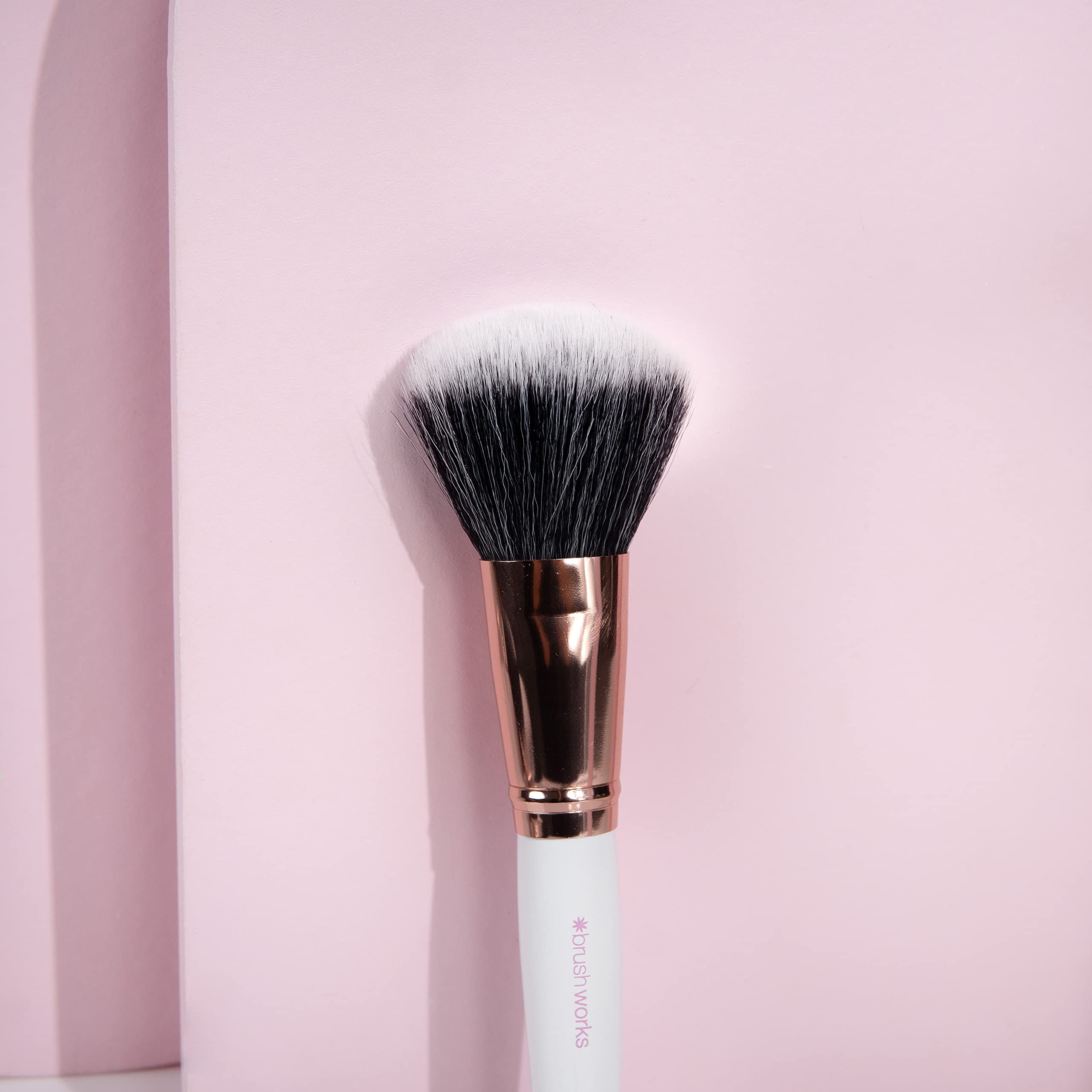 Premium Powder Brush - Soft & Fluffy Makeup Brush for Face, Cheeks & Contouring | Pink & Gold Handle | Ideal for Loose & Pressed Powder, Foundation & Blending (Perfect for Travel & Professional Makeup Kits)