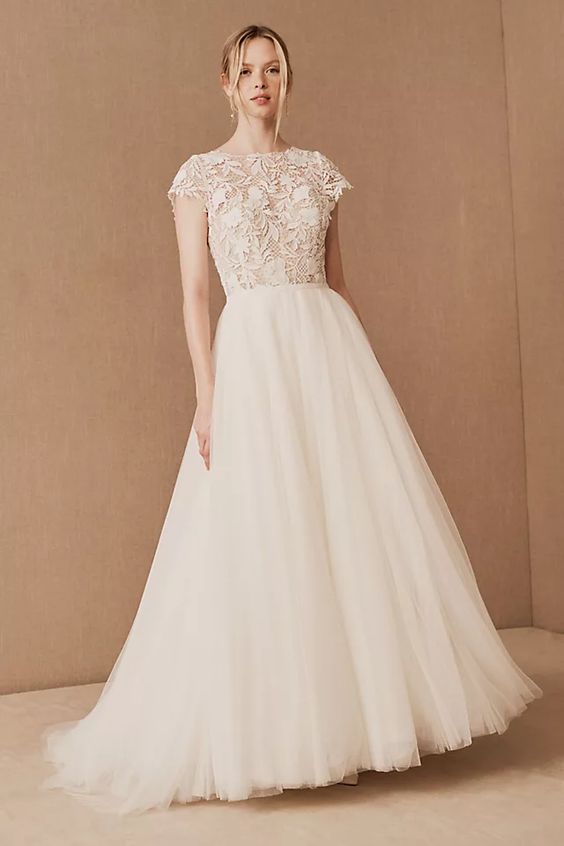BHLDN Watters Kensington Wedding Gown - Elegant Lace Bridal Dress for Bride, Perfect for Beach, Church, and Outdoor Ceremonies