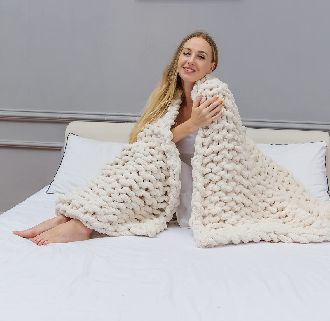 DIRUNEN Chunky Knit Luxury Throw Blanket - Premium Soft Cable Knit Chenille Blanket 59x59 Inches (Beige) - Perfect for Bed, Couch & Sofa - Cozy Home Decor, Winter Warmth & Gift Idea