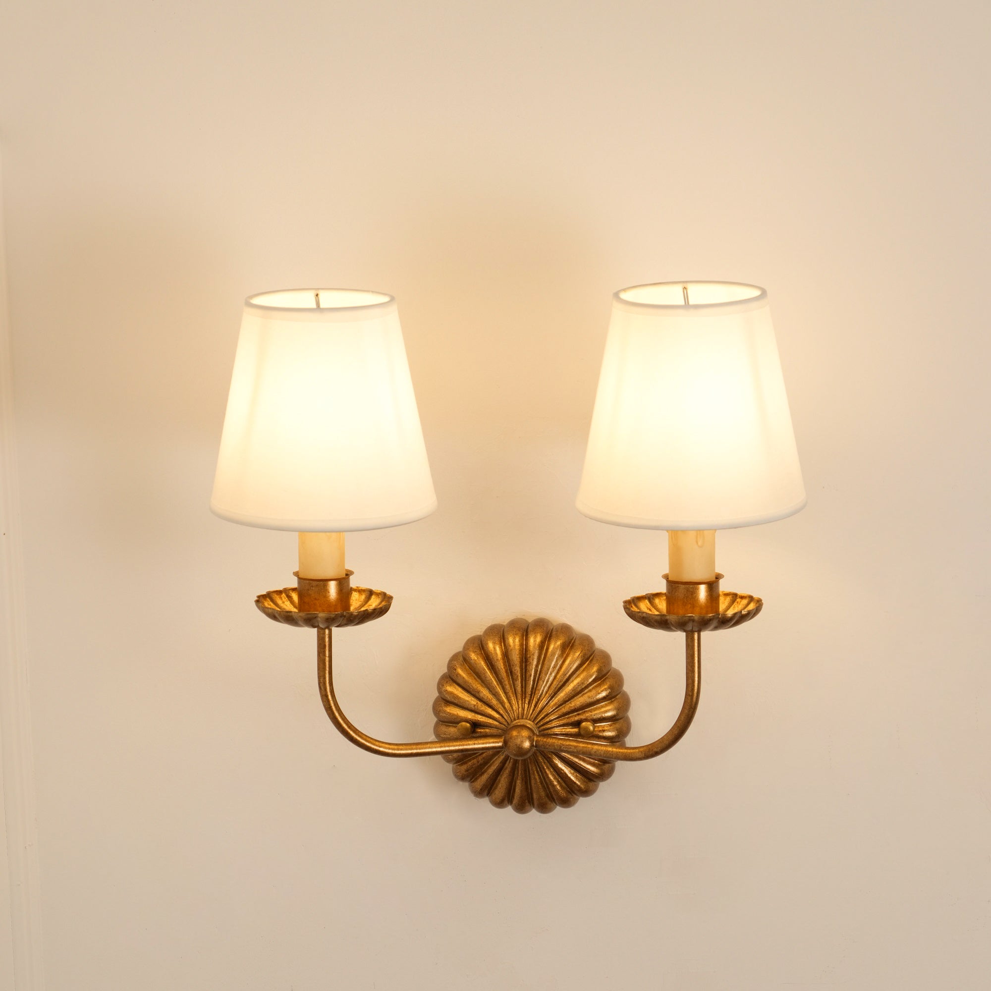 Carson Modern Wall Lamp - Sleek LED Sconce Light Fixture for Bedroom, Living Room & Hallway | Energy Efficient Indoor Lighting for Home Decor