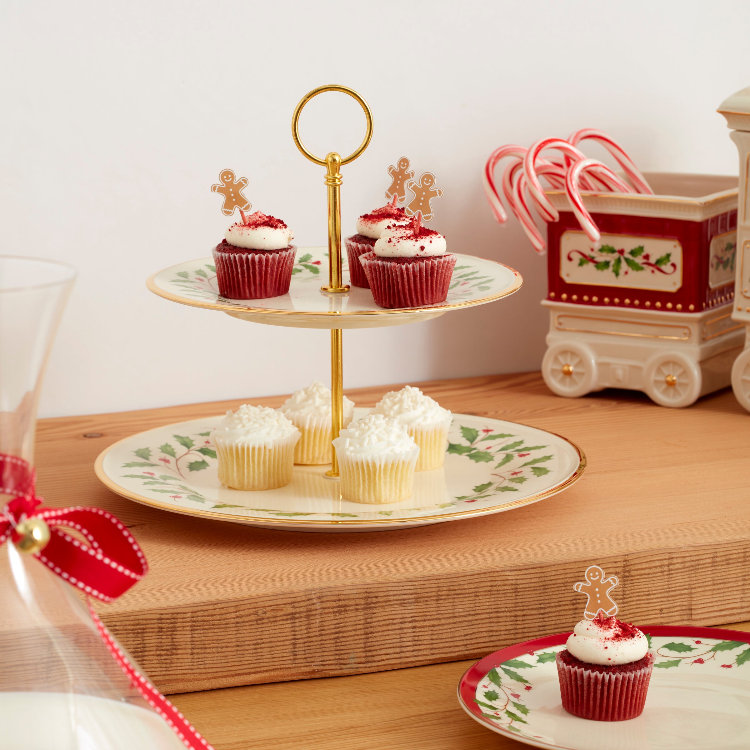 2-Tier Holiday Serving Tray - Elegant Appetizer & Dessert Platter for Christmas, Thanksgiving & Party Entertaining