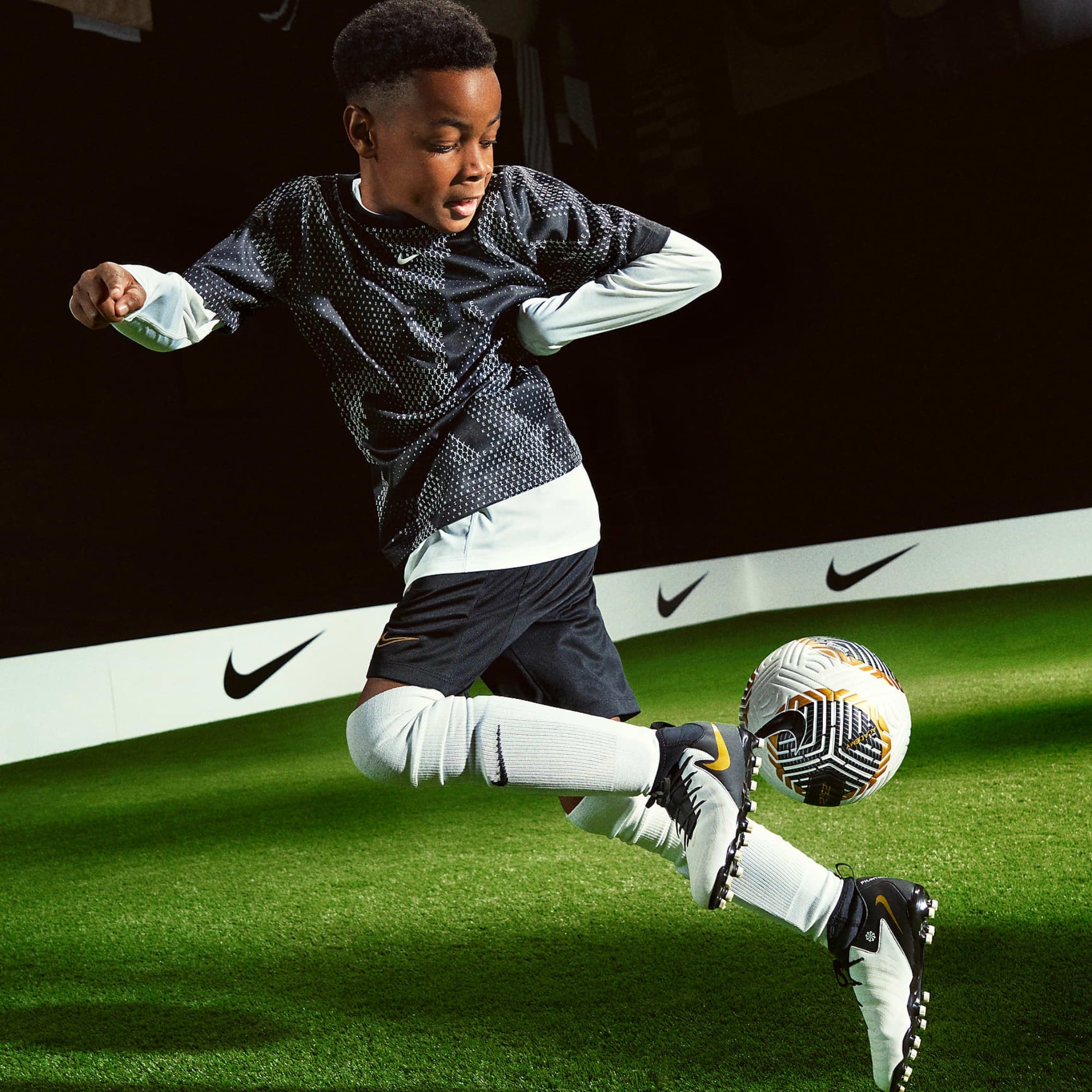 Nike Jr. Phantom Luna 2 Academy Soccer Cleats - Youth Football Shoes for Boys & Girls - Lightweight & Comfortable for Training & Matches | Perfect for Grass & Turf Fields