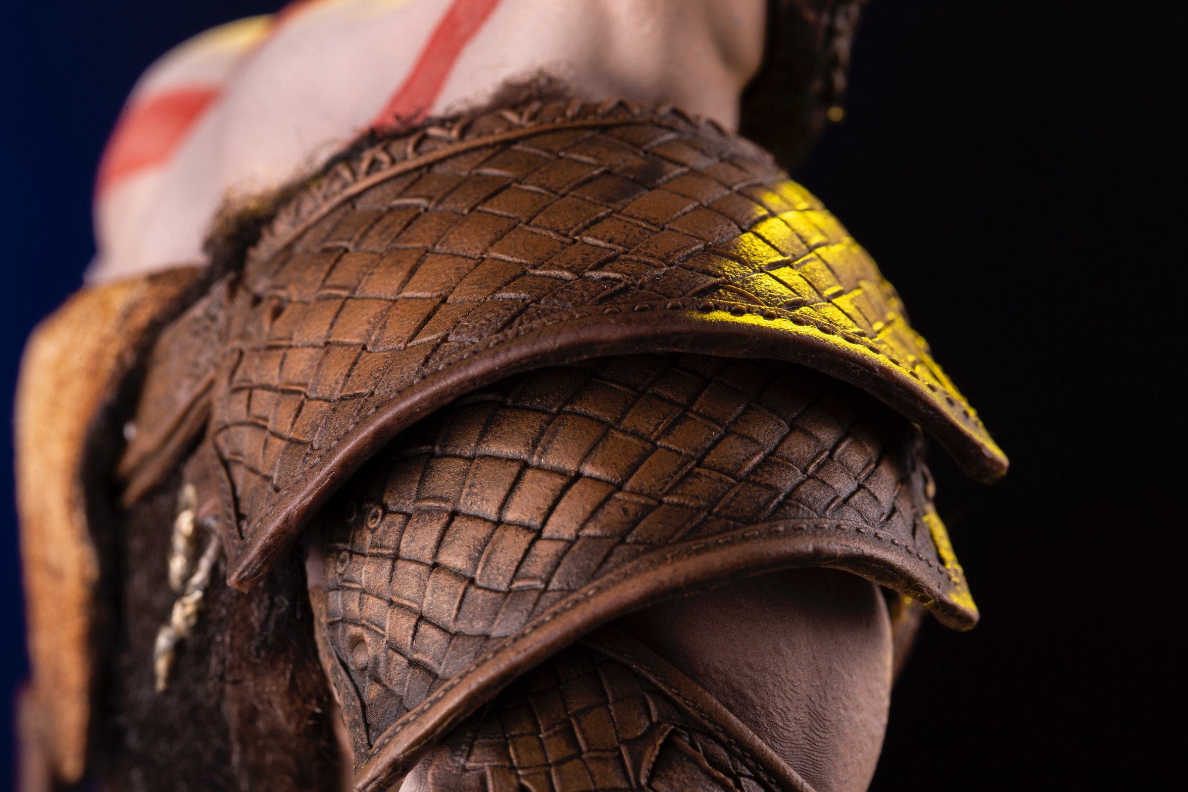 God of War Kratos 1/6 Scale Deluxe Action Figure - Exclusive Collectible for Gamers & Fans - Perfect for Display, Gaming Room Decor, and Cosplay Props