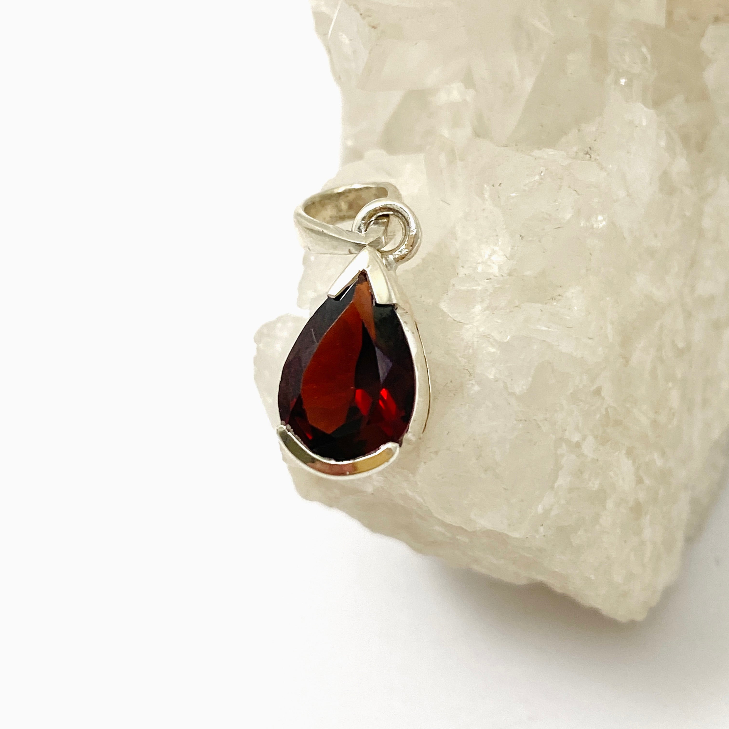 Garnet Teardrop Faceted Pendant Necklace PPGJ939 - Elegant Jewelry Gift for Women, Perfect for Weddings, Parties & Special Occasions