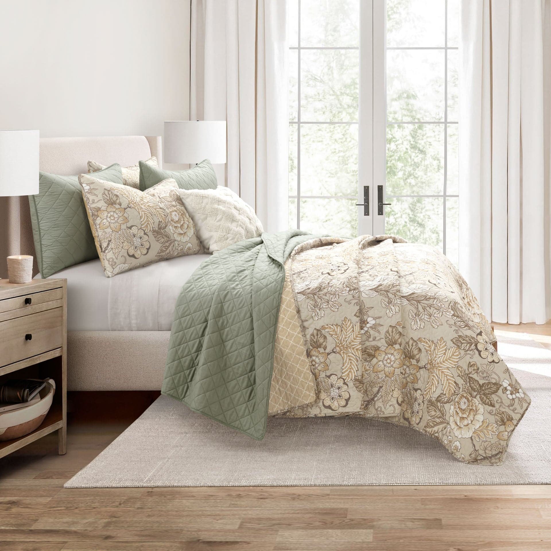 Sydney 3 Piece Quilt Set - Queen Size Bedding Set with Soft Microfiber, Lightweight & Breathable - Perfect for All Seasons, Home Decor & Guest Room