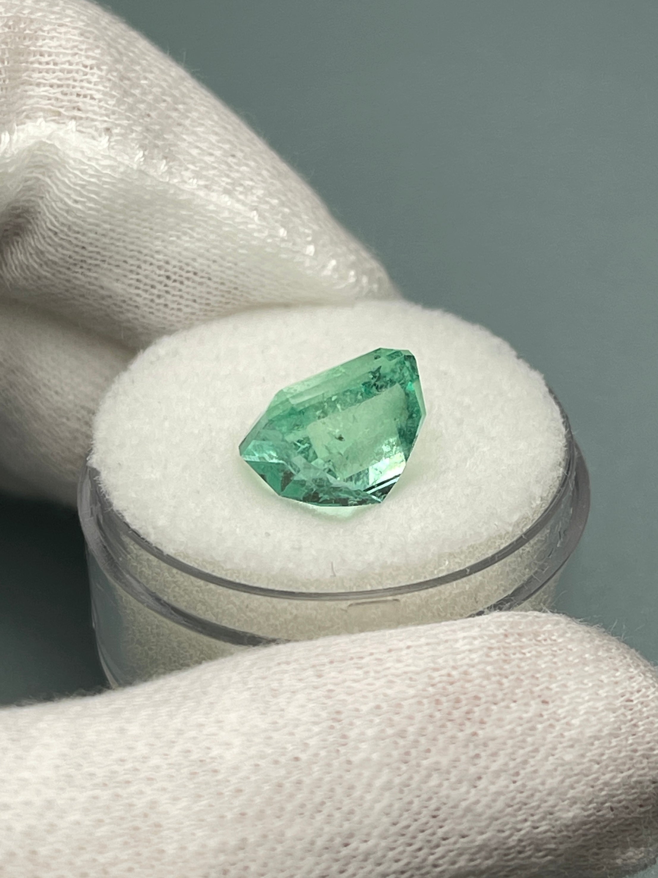 4.91 Carat 10x8.5mm Chunky Pastel Bluish Green Natural Loose Colombian Emerald Gemstone - Emerald Cut for Jewelry Making, Engagement Rings & Luxury Gifts