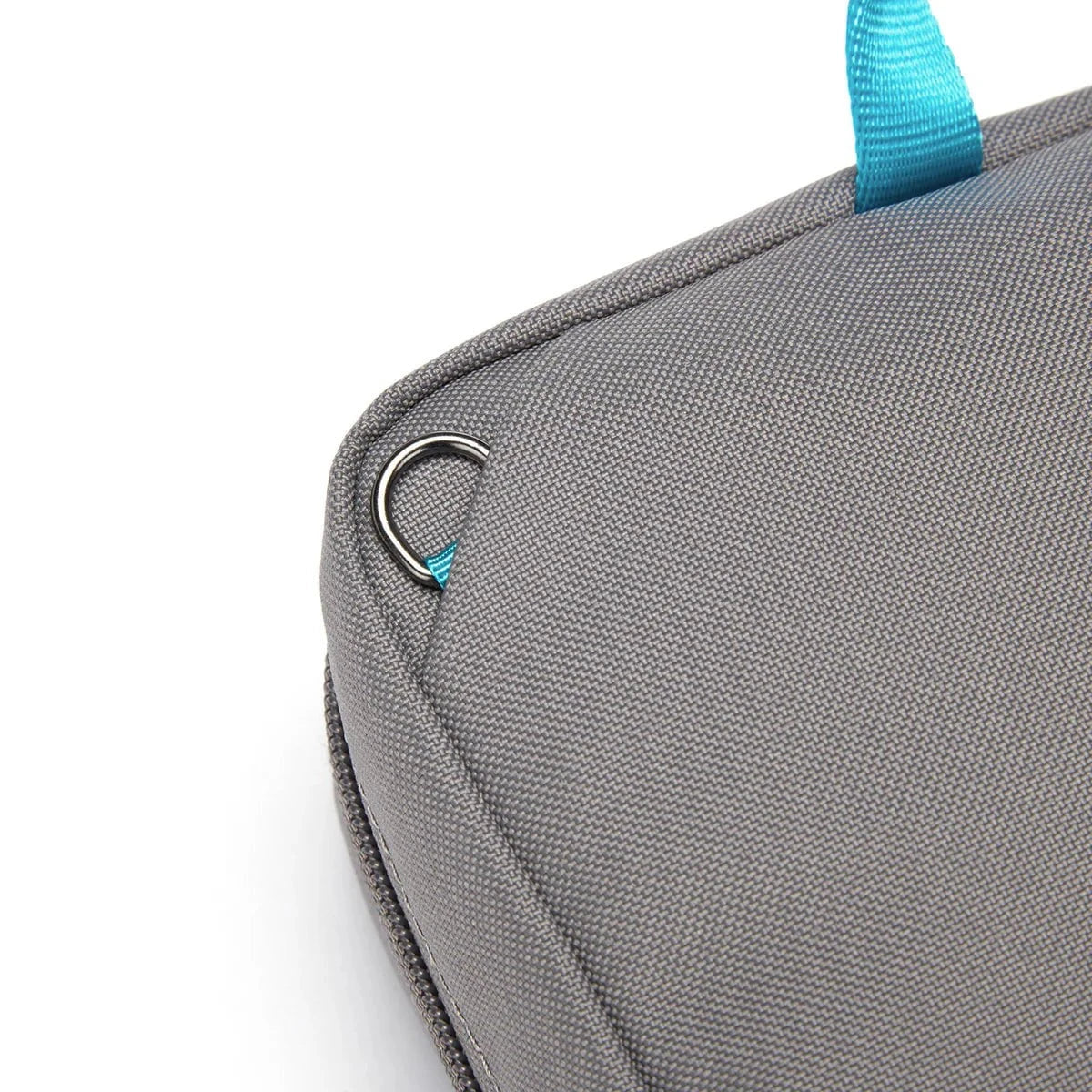 Pacsafe RFIDsafe™ RFID Blocking Gear Pouch - Anti-Theft Travel Wallet for Passport, Credit Cards & Cash - Secure & Compact for Airports, Commuting & Daily Use