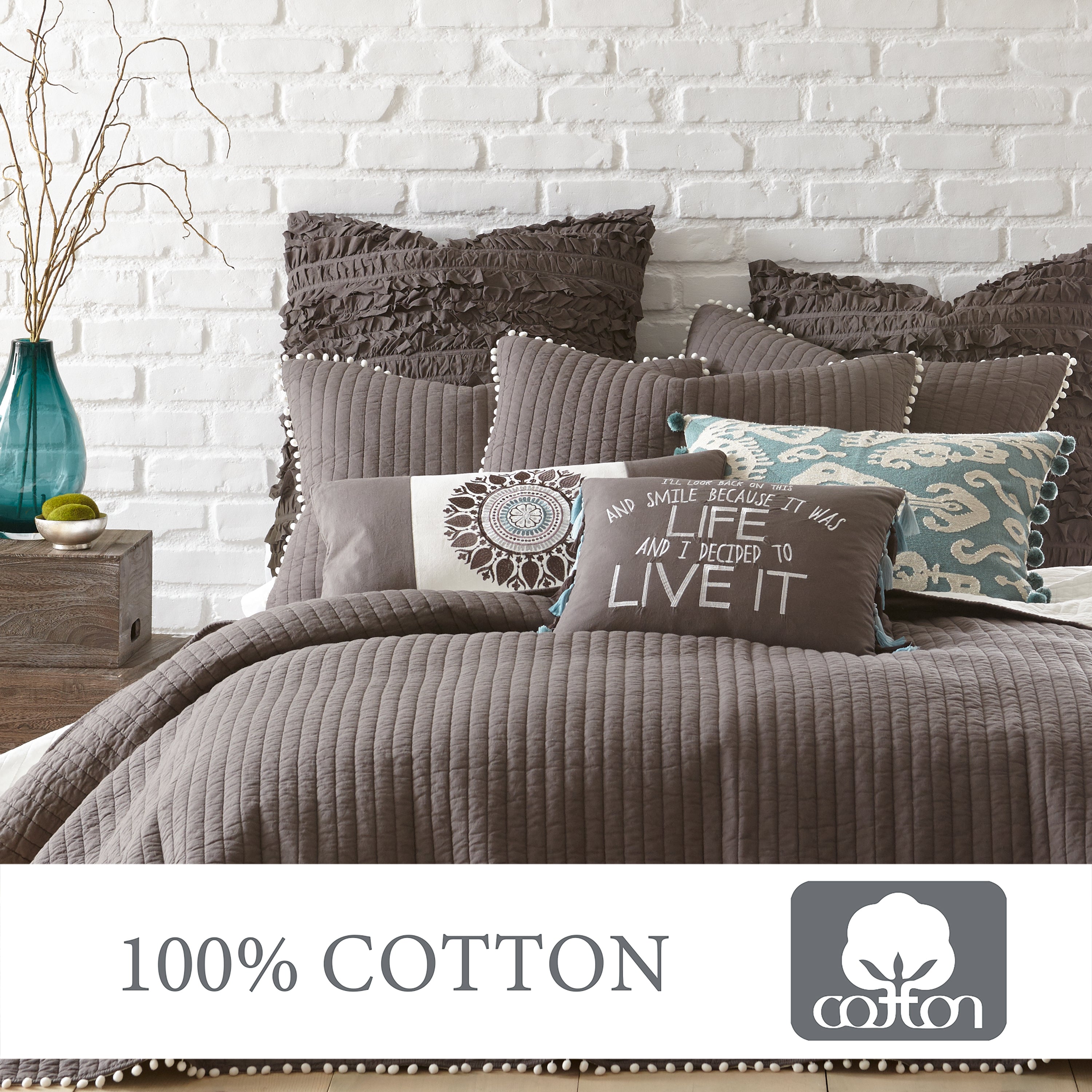 Soft and Cozy Pom Pom Quilt - Plush Bedding Throw Blanket for Kids, Nursery, and Home Decor - Perfect for Cuddling, Gifts, and Winter Warmth