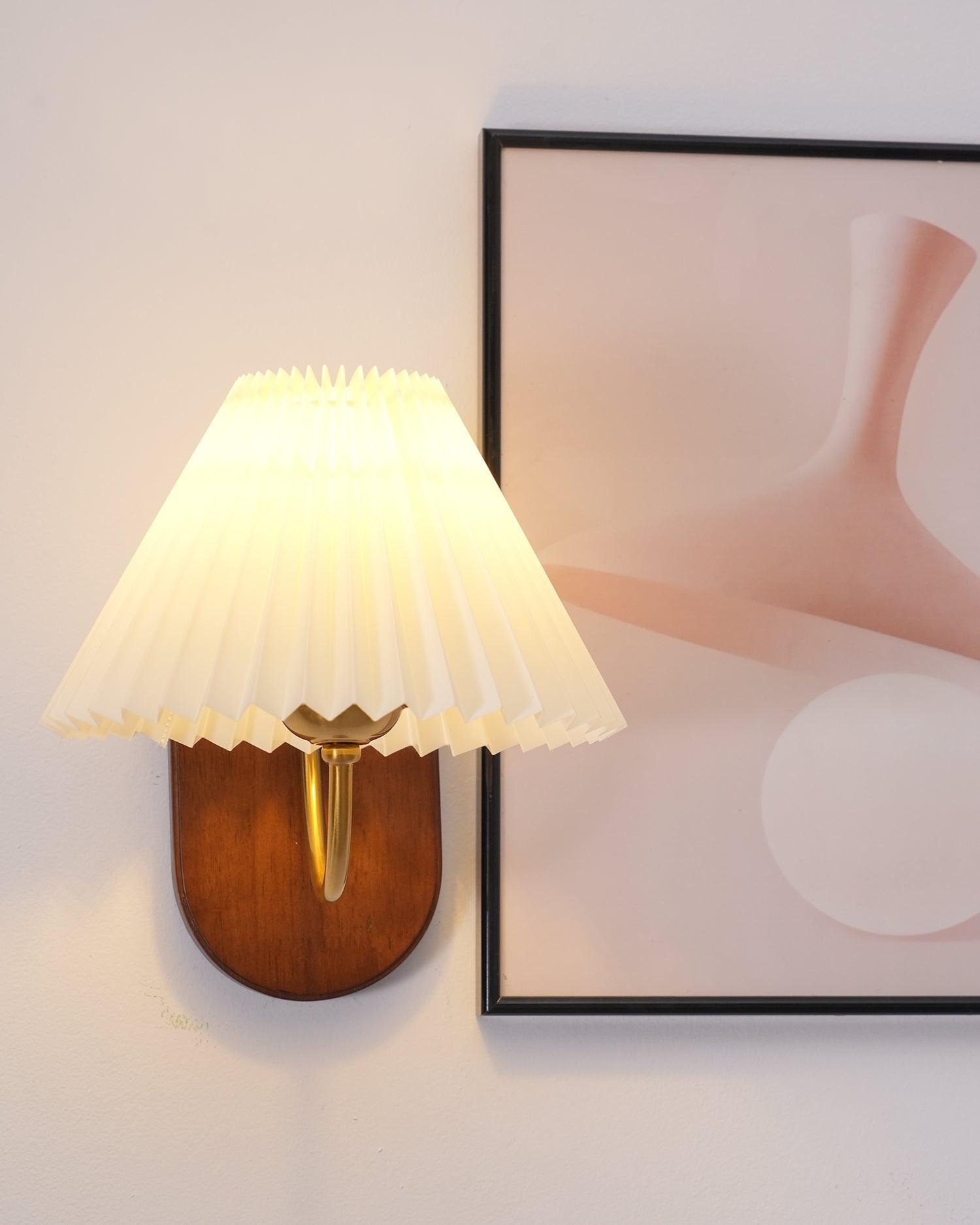 Stylish Louise Wall Lamp - Modern LED Sconce Light Fixture for Bedroom, Living Room & Hallway Decor
