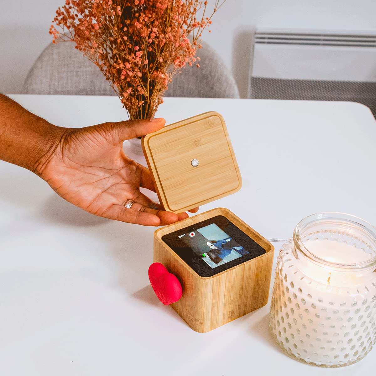 Lovebox for Parents - Digital Love Note Messenger | Heartfelt Gift for Mother, Father & In-Laws | Perfect for Long Distance Relationships & Special Occasions