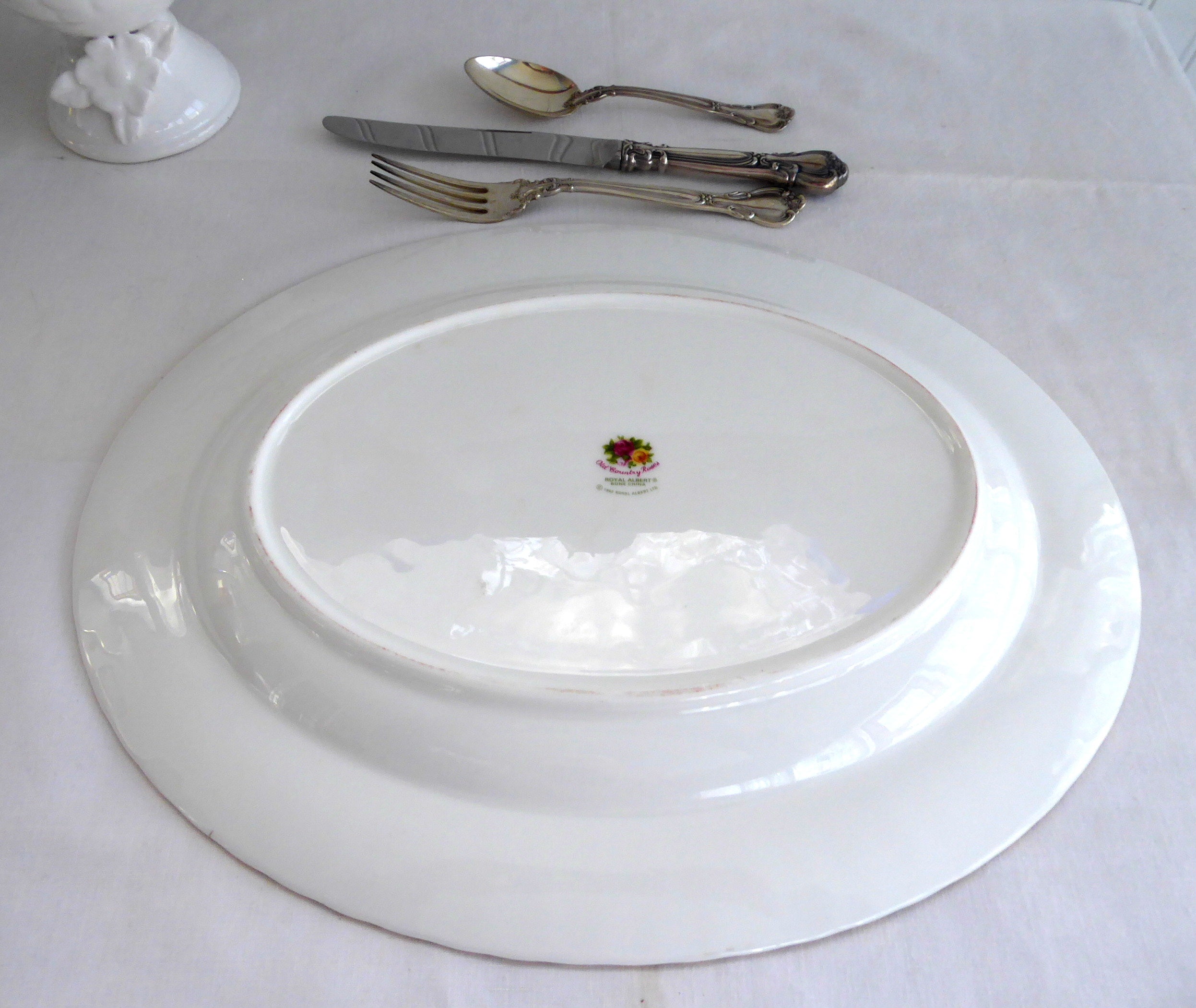 Royal Albert Old Country Roses 13 Inch Large Oval Serving Platter - Elegant Fine China for Dinner Parties, Tea Time & Special Occasions