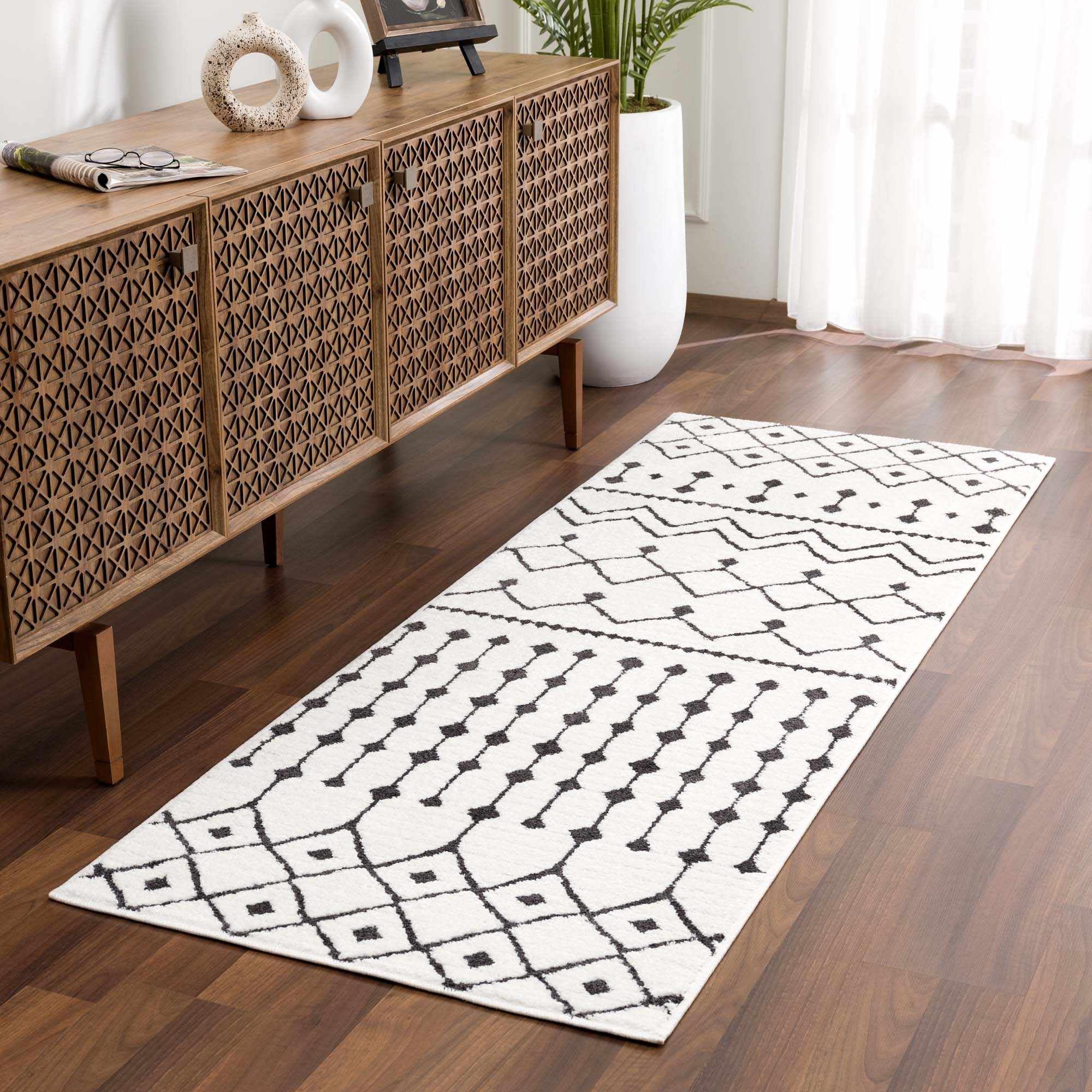 Bohemian Moroccan Geometric Shag Area Rug - High Pile Black & White Charcoal 5'3