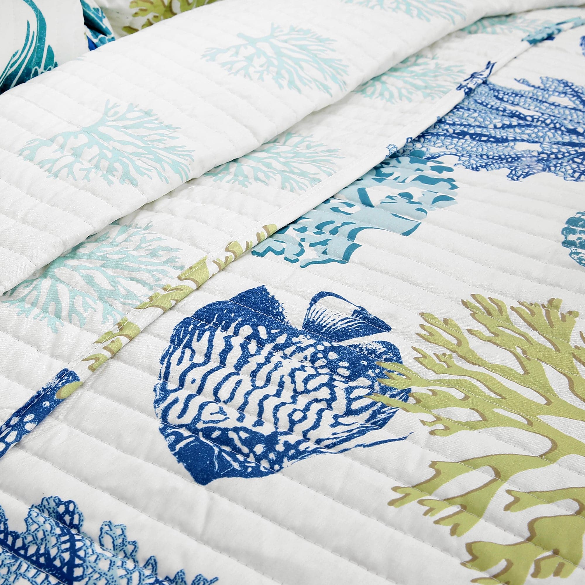 Coastal Reef Quilt 3-Piece Bedding Set | Ocean Theme Comforters for Beach House & Coastal Decor | Perfect for Guest Rooms, Vacation Homes & Nautical Bedrooms