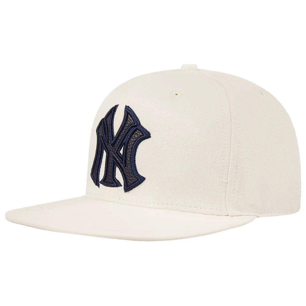 New York Yankees Snapback Hat - MLB Official Unisex Adjustable Baseball Cap in Eggshell White | Perfect for Games, Fan Gear & Streetwear Fashion