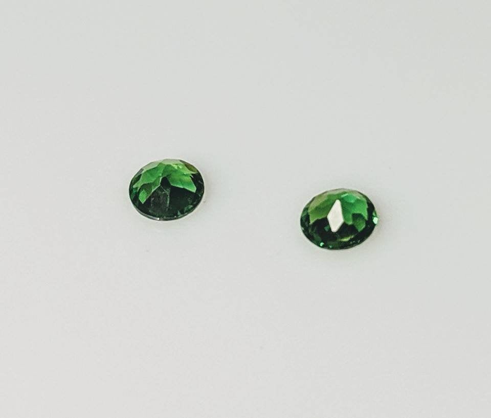 Natural Genuine African Tsavorite Green Garnet 4mm Round Faceted VS Loose Stones - January Birthstone Gem for Jewelry Making, Engagement Rings & Necklace Pendants - Perfect for Birthdays, Anniversaries and Special Gifts