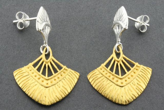 Dandelion Earrings for Women - 14K Gold Plated Dainty Floral Stud Earrings - Perfect for Everyday Wear, Gift Giving & Special Occasions