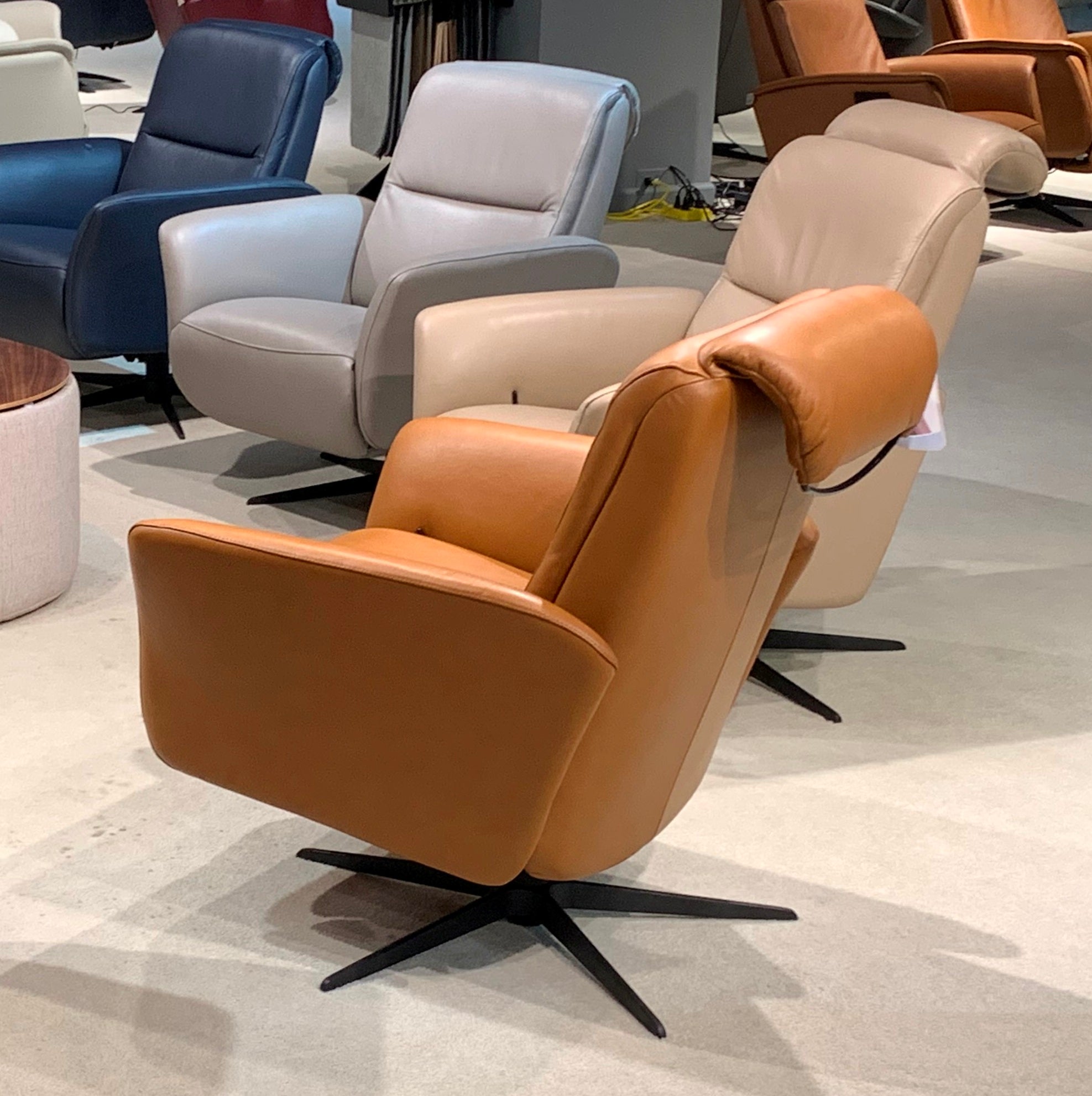Hjort Knudsen 8011 Superior F3M Swivel Recliner Chair - Genuine Leather, 360° Rotation, Comfortable Living Room Furniture for Home Theater, Office & Relaxation