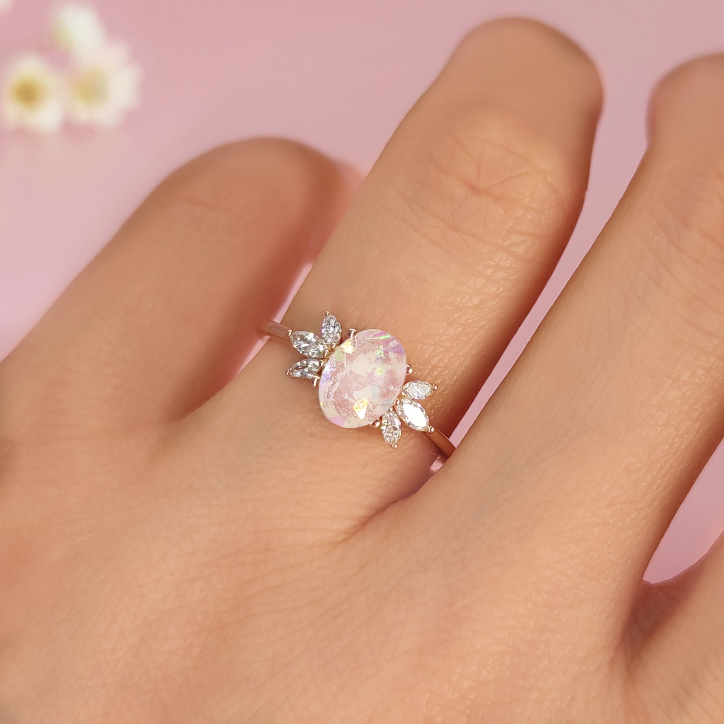 Radiant Memories Ashes Ring - Elegant Memorial Jewelry for Loved Ones - Perfect for Remembrance, Funerals & Keepsakes