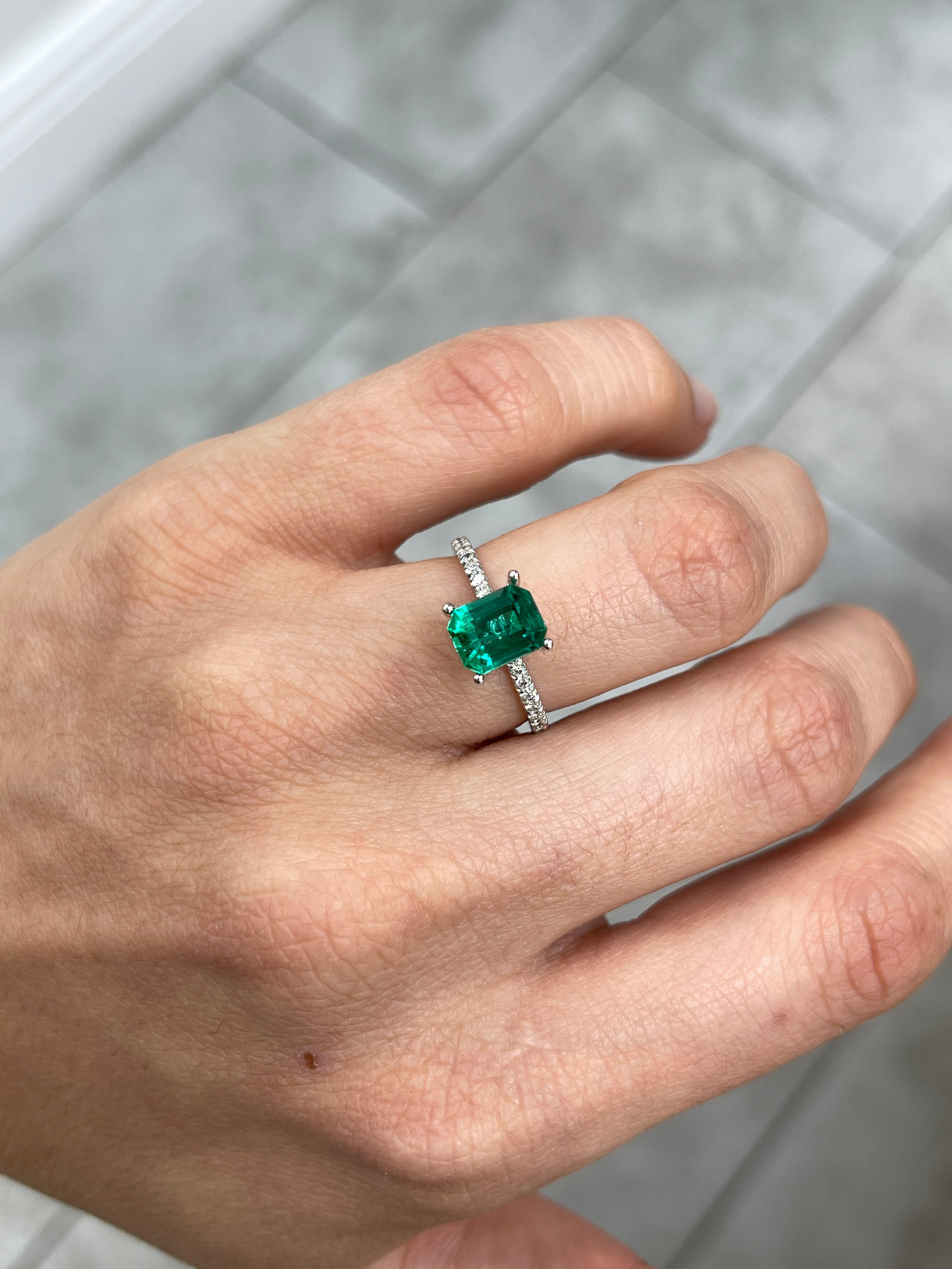 1.49 Carat 8x6mm Vivid Bluish Green Colombian Emerald Gemstone - Emerald Cut Natural Loose Gem for Jewelry Making & Engagement Rings