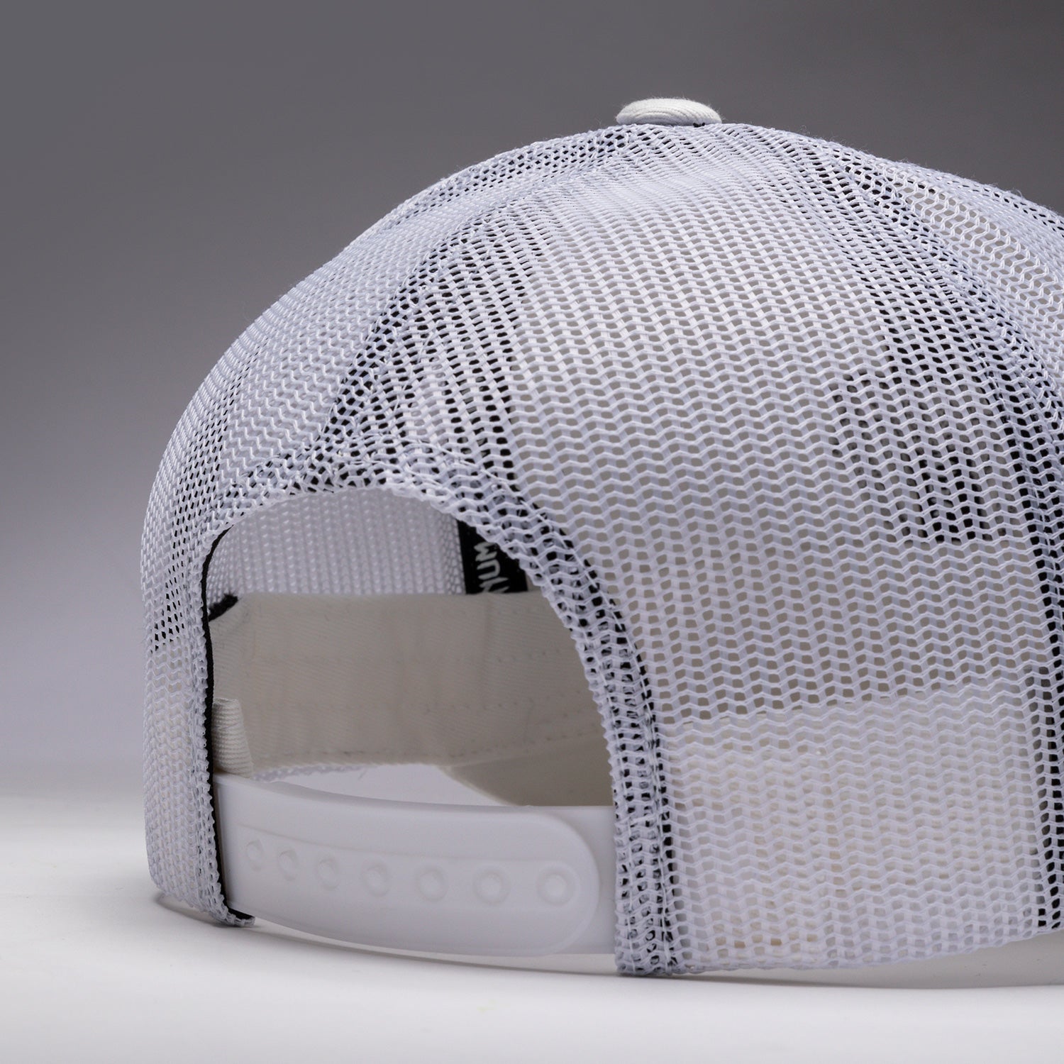 Venum Trucker Cap - Adjustable Snapback Hat for Men & Women - Snow White - Perfect for Outdoor Sports, Gym, and Casual Wear