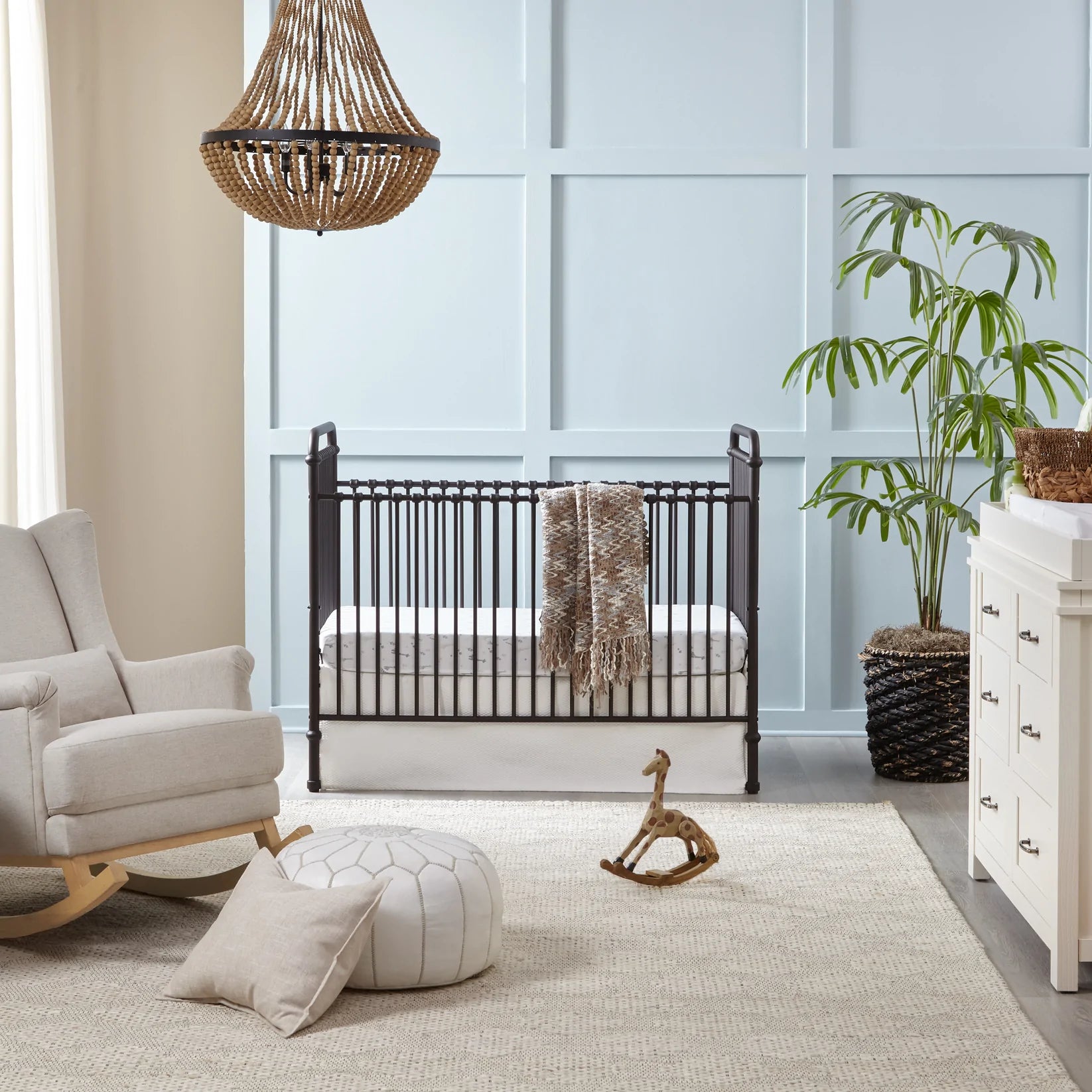 Abigail 3-in-1 Convertible Baby Crib - Toddler Bed & Daybed | Safe & Stylish Nursery Furniture for Newborns to Kids | Perfect for Bedrooms, Daycare & Guest Rooms