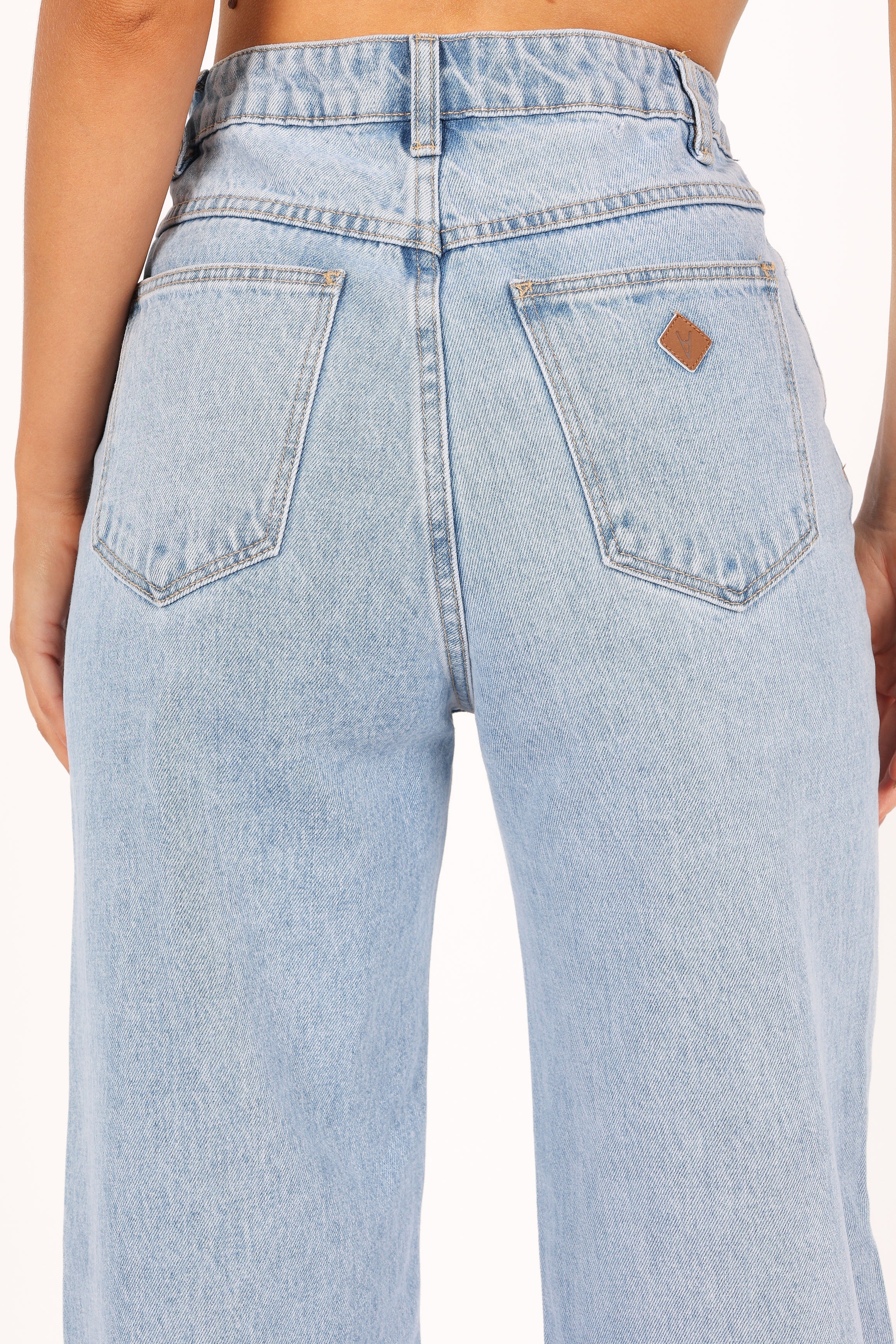 Abrand 94 High Wide Jeans for Women - Comfortable Stretch Denim Pants with Flared Legs | Perfect for Casual Wear, Street Style & Everyday Outfits