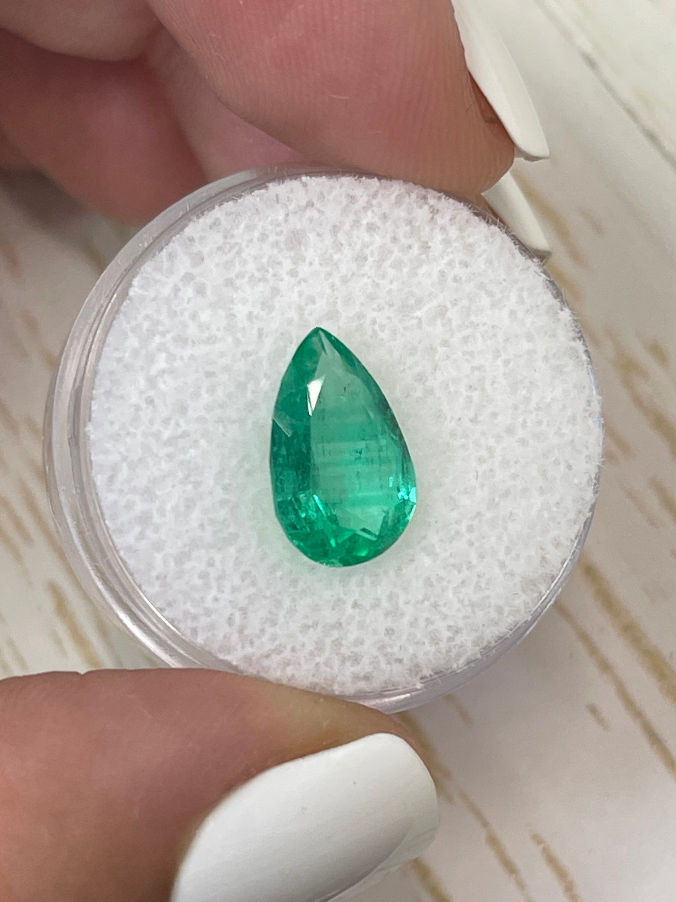 2.52 Carat Natural Colombian Emerald Pear Cut Loose Gemstone - Vivid Green Color Band for Jewelry Making, Engagement Rings & Fine Collections