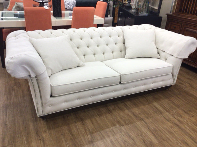 Ethan Allen Tufted Nailhead Curved Arm Sofa with 2 Decorative Pillows - Luxury Living Room Furniture for Modern Home Decor