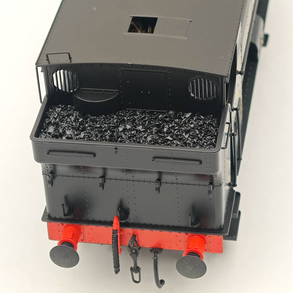 Dapol 7s 007 011 O Gauge 57xx Pannier 7714 BR Black Late Crest 21DCC Locomotive - Model Train for Collectors & Railway Enthusiasts - Perfect for Layouts, Displays & Historical Reenactments