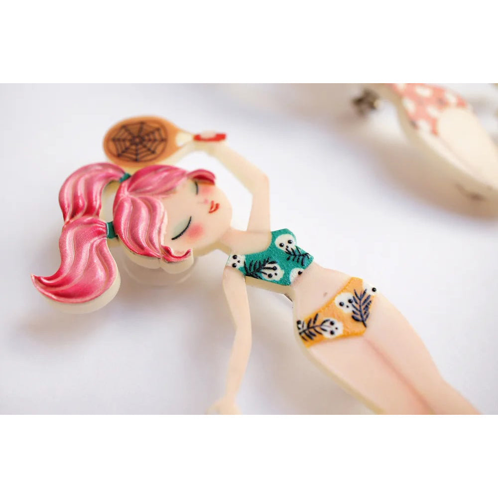 Laliblue Beach Shovel Brooch - Cute Sandcastle Shovel Pin for Women, Jewelry Gift for Beach Lovers - Perfect for Summer Vacations, Beach Parties & Coastal Fashion Accessories