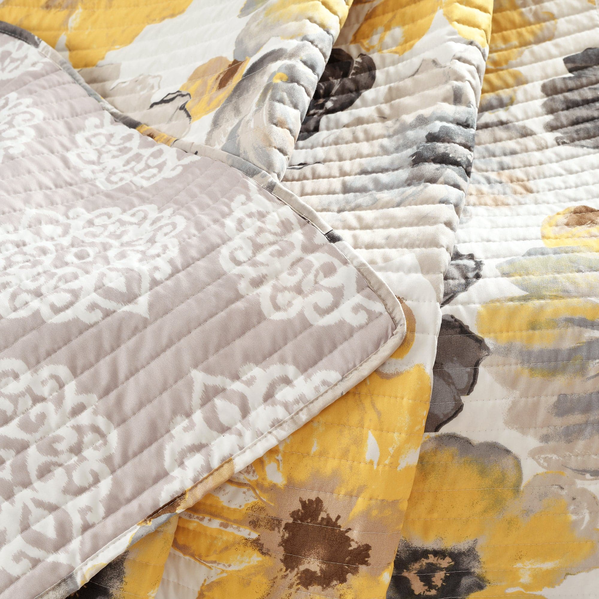 Leah Throw Blanket - Soft & Cozy Knit Throw for Couch, Bed, Sofa - Perfect for Home Decor, Living Room, Gift Idea