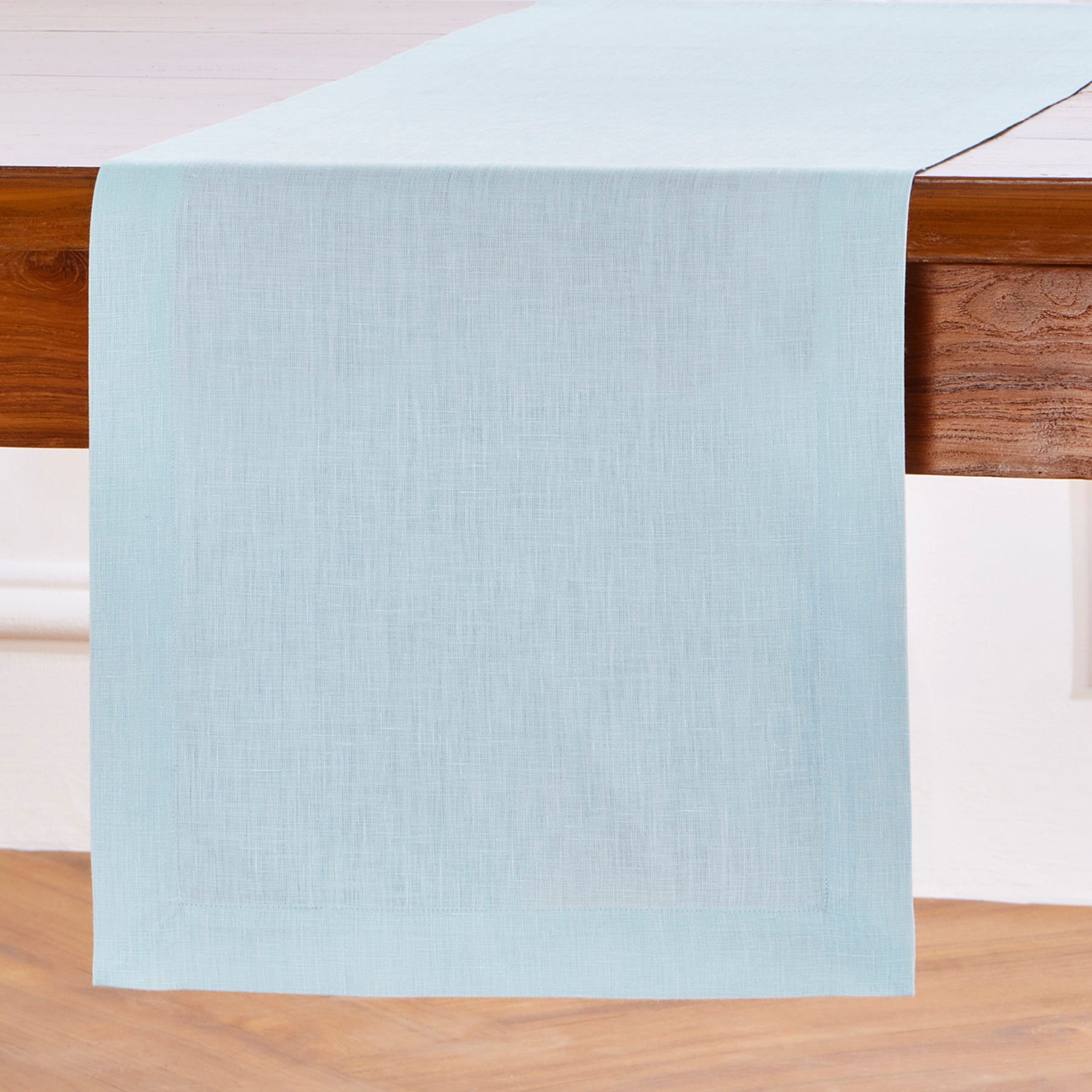 Elegant Fete Table Runner for Weddings, Parties & Events - Premium Decorative Dining Table Cover for Home & Restaurant Decor