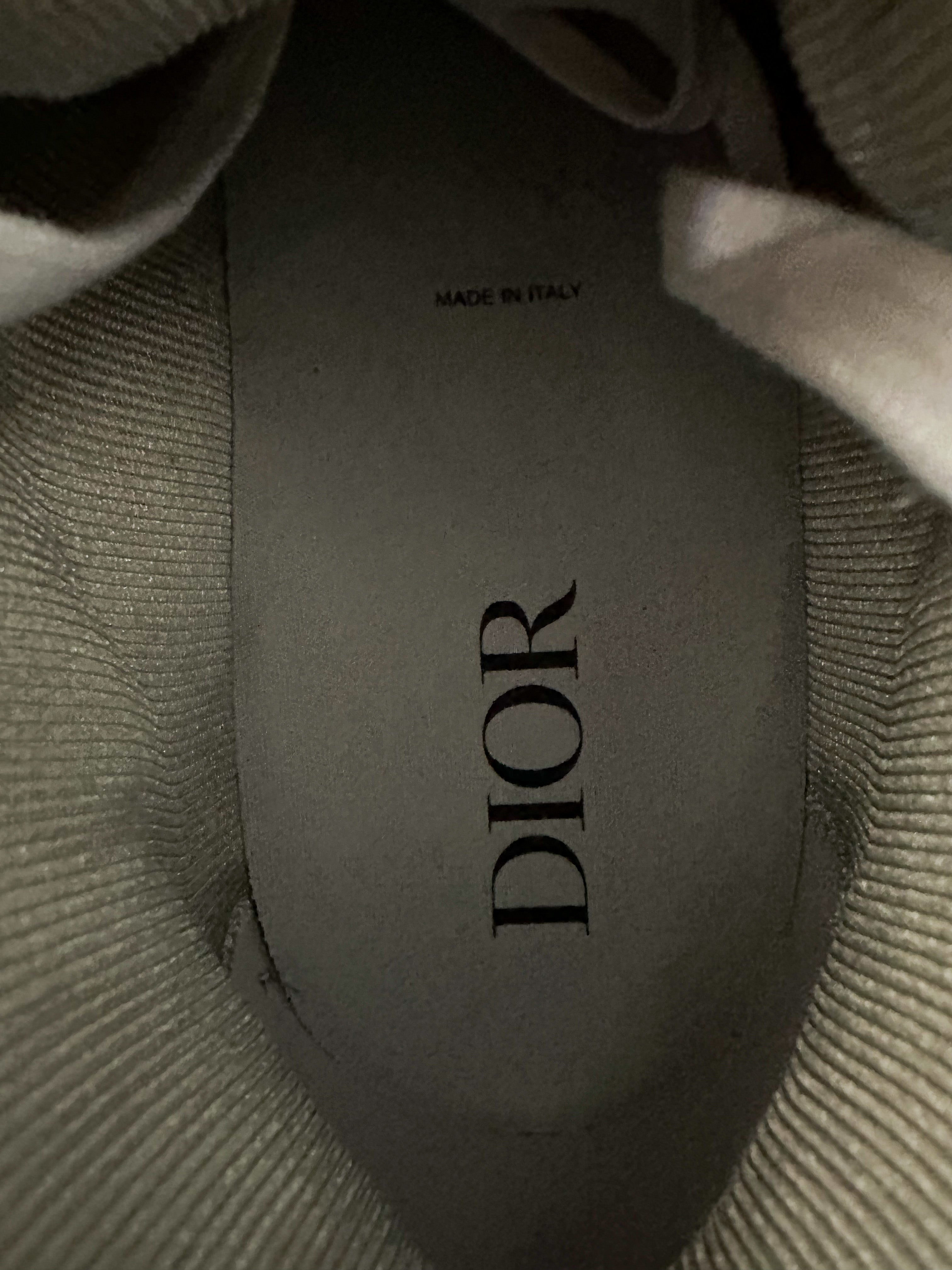 Dior Grey & White Oblique B27 Sneakers for Men - Luxury High-Top Fashion Sneakers | Perfect for Casual Wear, Street Style & Everyday Outfits