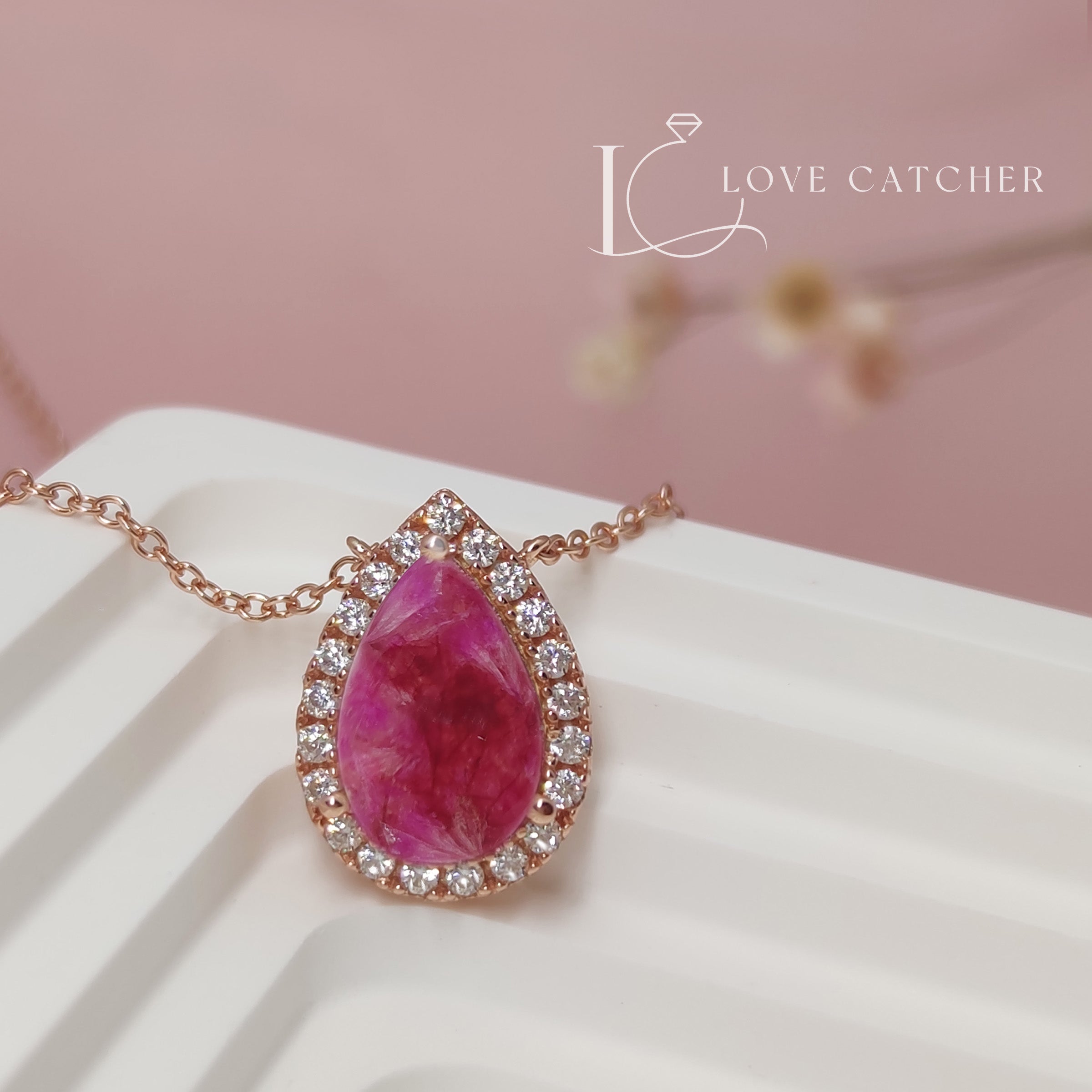Elegant Teardrop Dried Flower Halo Gold Necklace for Wedding, Funeral & Memorial - Perfect for Bridal Jewelry, Sympathy Gifts & Keepsakes