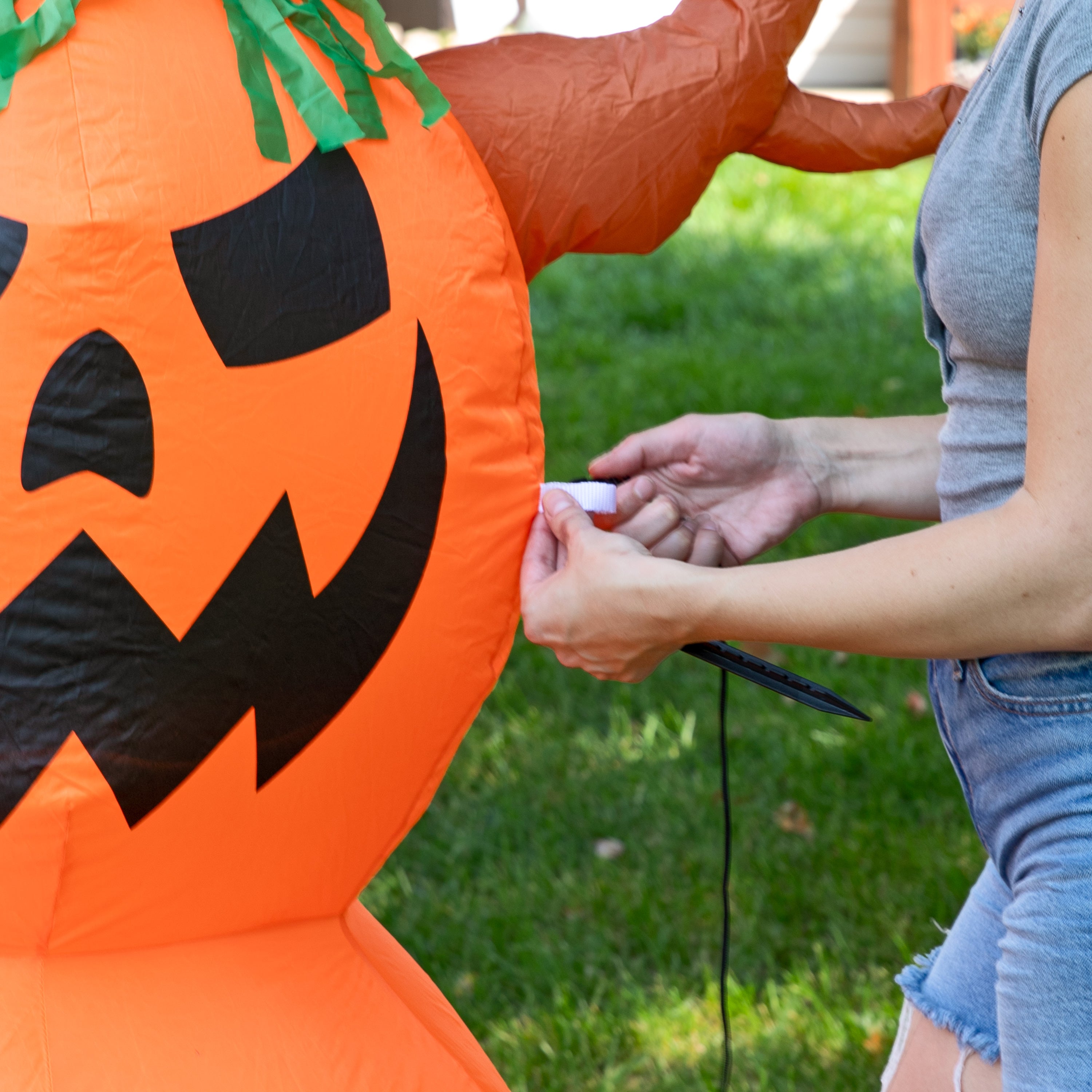 7ft Jack O' Lantern Scarecrow Pumpkin Inflatable Halloween Yard Decoration - Outdoor Party Decor for Halloween, Fall Harvest & Spooky Festivals