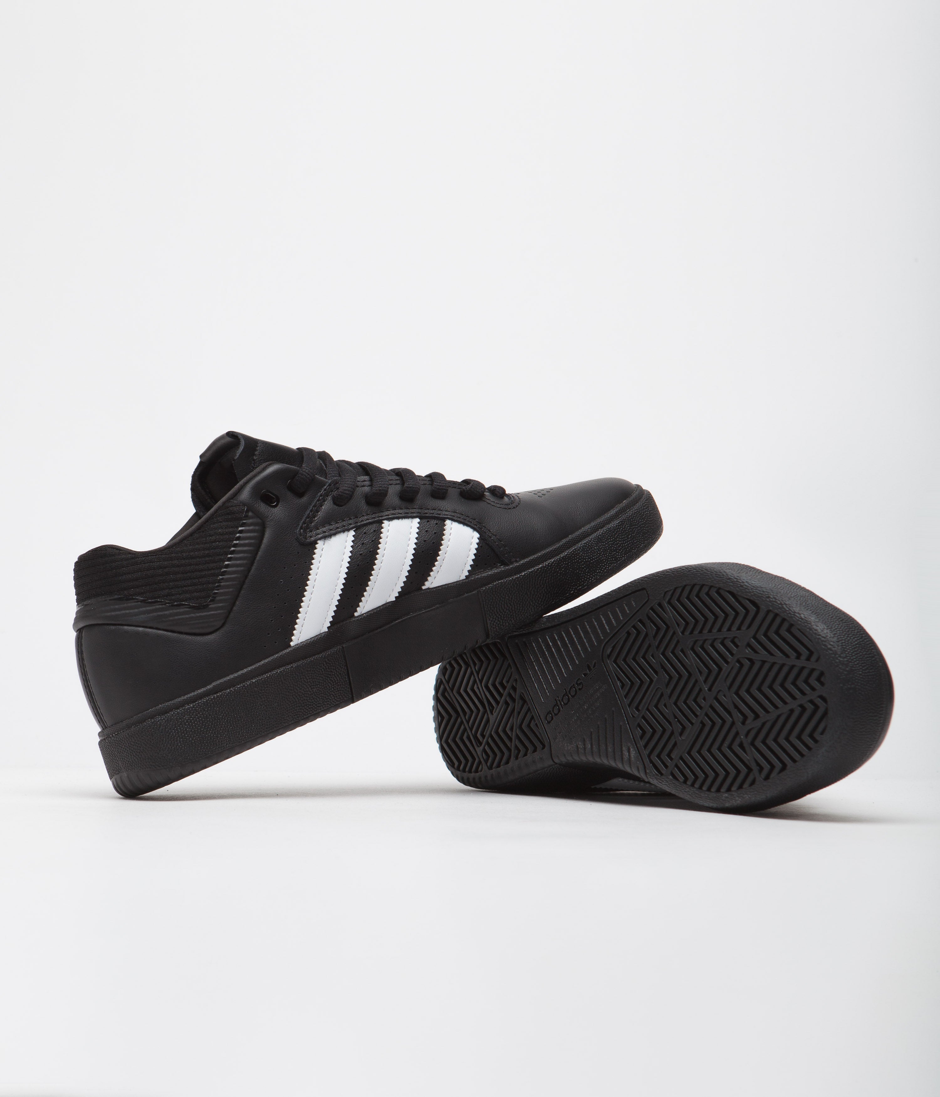 Adidas Tyshawn Men's Running Shoes - Core Black/FTWR White/Gold Metallic for Jogging, Gym & Casual Wear