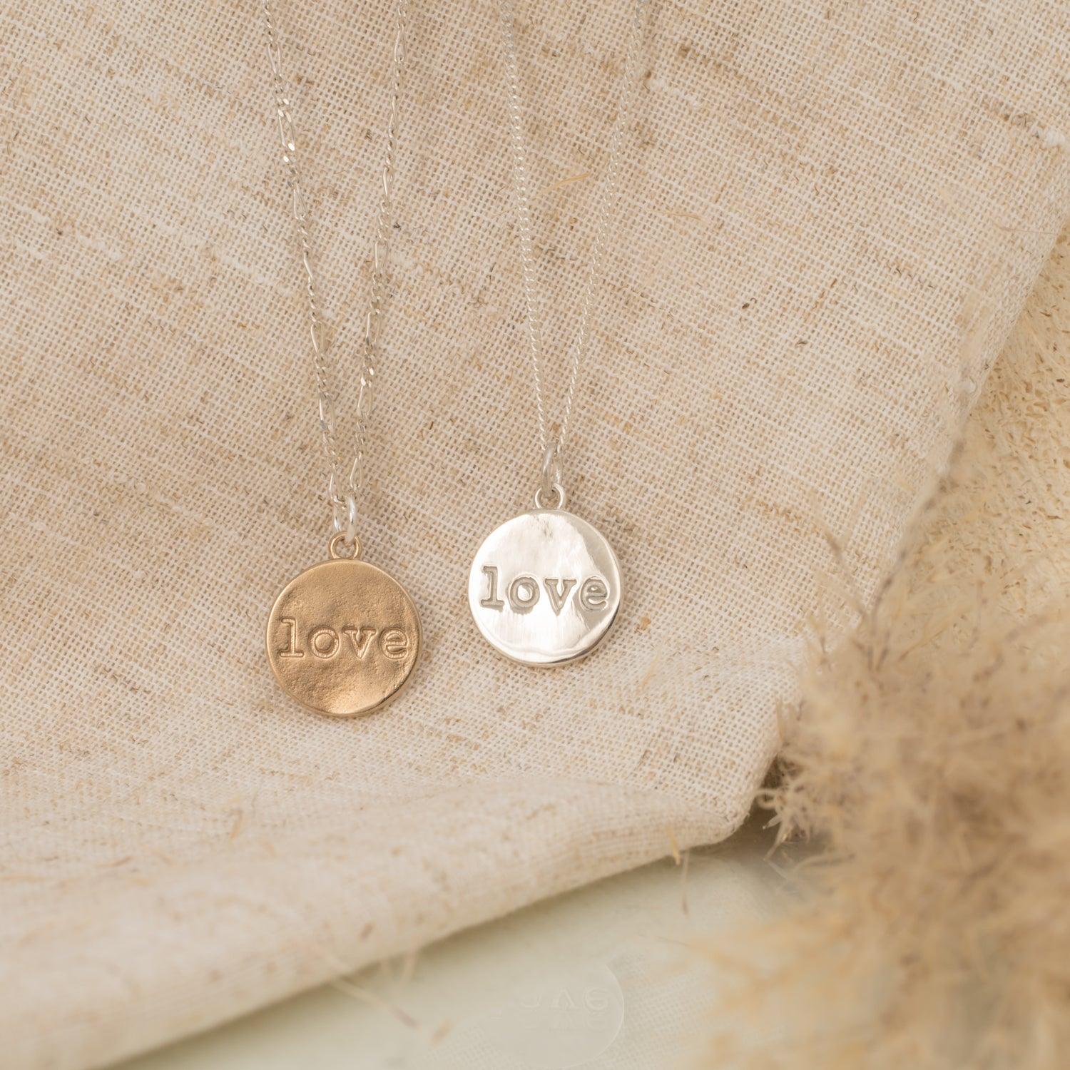New Love Pendant Necklace - Elegant Heart Charm Jewelry for Women - Perfect Gift for Valentine's Day, Anniversary & Romantic Occasions