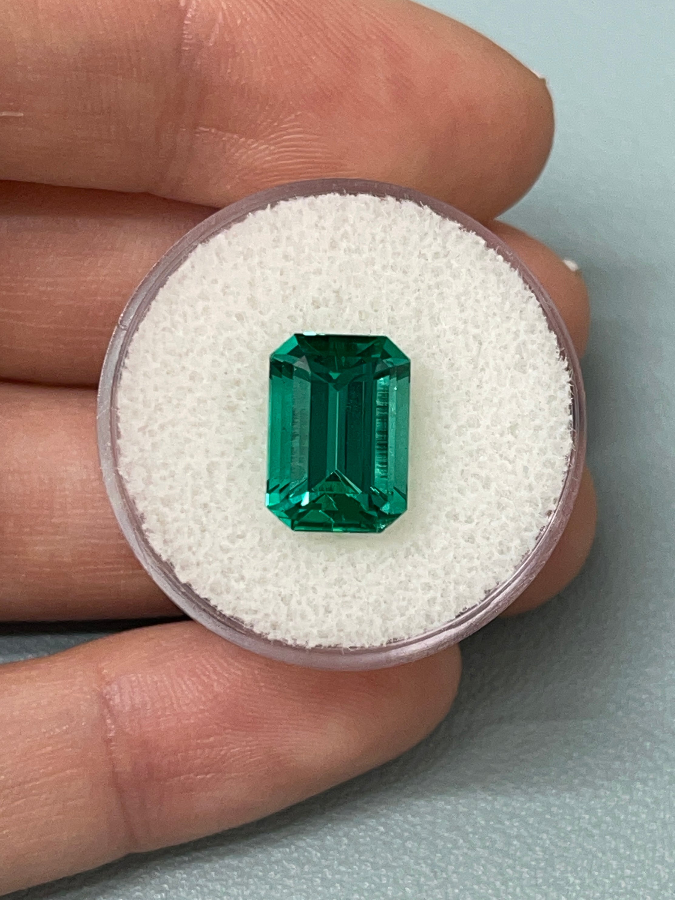 4.10 Carat AAA+ Vivid Bluish Green Natural Brazilian Loose Emerald Gemstone - Perfect for Jewelry Making, Engagement Rings & Luxury Gifts